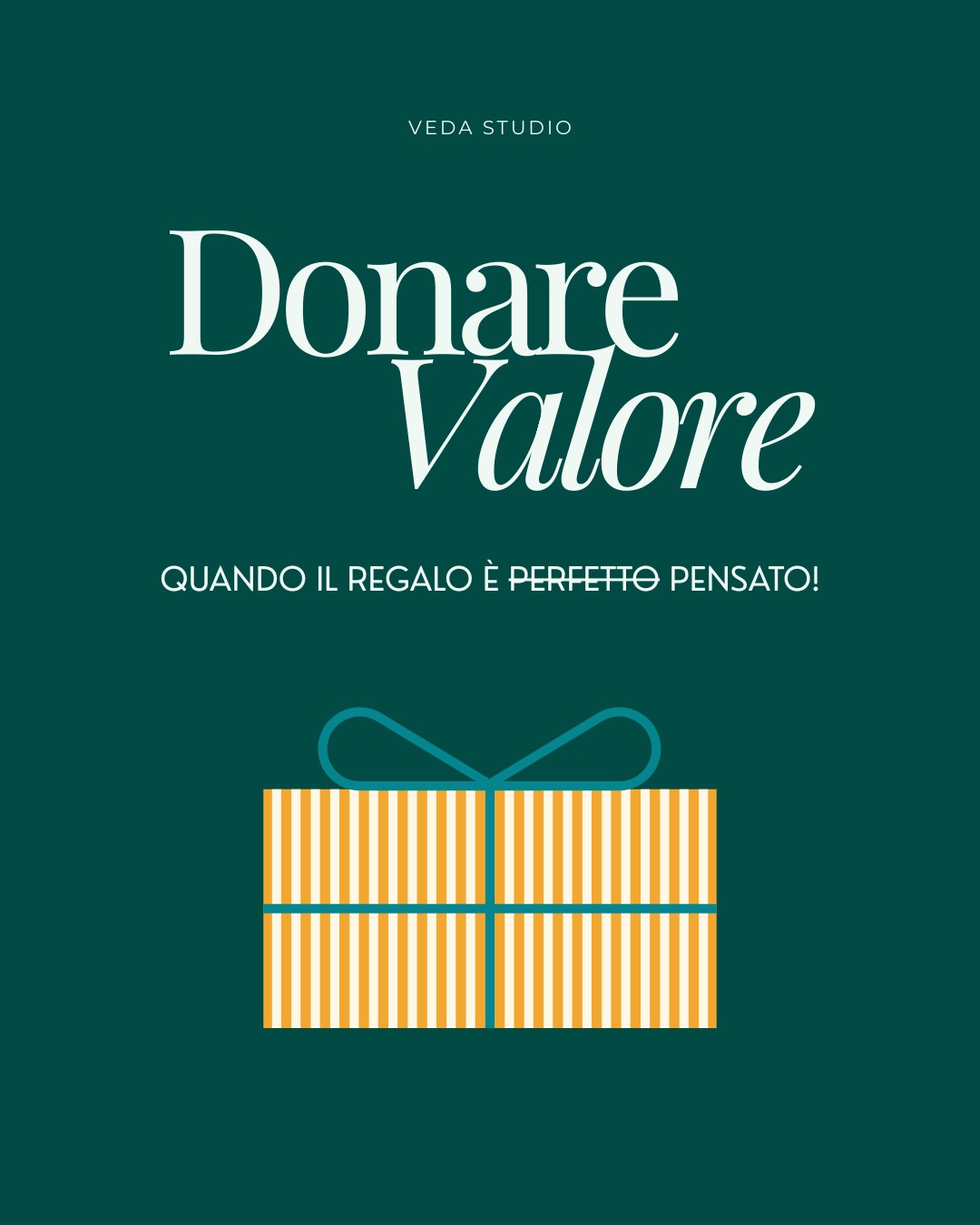 Dicembre fa da sempre una cosa curiosa: mentre fuori la natura rallenta-raffredda-scurisce, una buona fetta dell'umanità corre, corre, corre velocissima - non si sa bene se per scappare da o andare verso qualcosa.
Corre dentro una giungla metropolitana fatta di appuntamenti, scadenze, traffico, to-do-lists e "dai, proviamo a incastrarci prima di Natale". Insomma è quel periodo in cui respiriamo corto perfino quando scegliamo un pensierino per chi amiamo!
Un tempo ritrovato è il dono più prezioso che possiamo offrire. Proust lo intendeva nel senso di riuscire a ri-significare il passato, attraverso il recupero nel presente, in un processo creativo che fonde arte e ricordo per ridargli senso esistenziale e renderlo immortale.
Qui è il nostro tentativo di rientrare in un tempo presente e pienamente nostro. Un momento dedicato per donare e ritrovare valore, riprendere a respirare, sciogliere l’intrico dei pensieri e i nodi che affannano il cuore.
La Veda Gift Card puoi ritirarla in studio o in formato digitale e ti dona un'ora e mezza tutta per chi ami.
Si trasforma magicamente in una lezione di yoga, in gruppo o individuale; può essere una meditazione guidata, una lettura oracolare per aprire soglie e nuove prospettive di senso, una sessione di coaching integrato per dare forma a ciò che desideri, oppure un primo passo nell’Ayurveda per ritrovare ritmo e calore.
L’idea è restituire al dono la sua misura di valorizzazione umana: uno spazio in cui il corpo può finalmente lasciare andare nel respiro, i pensieri si riorganizzano e il cuore smette di nascondersi.
A chi vorresti donare un tempo ritrovato?
🏷️
Scrivi in DM oppure passa in studio e scegli il formato che preferisci, fisico o digitale - puoi anche acquistarlo direttamente sul sito scansionando il QR code.