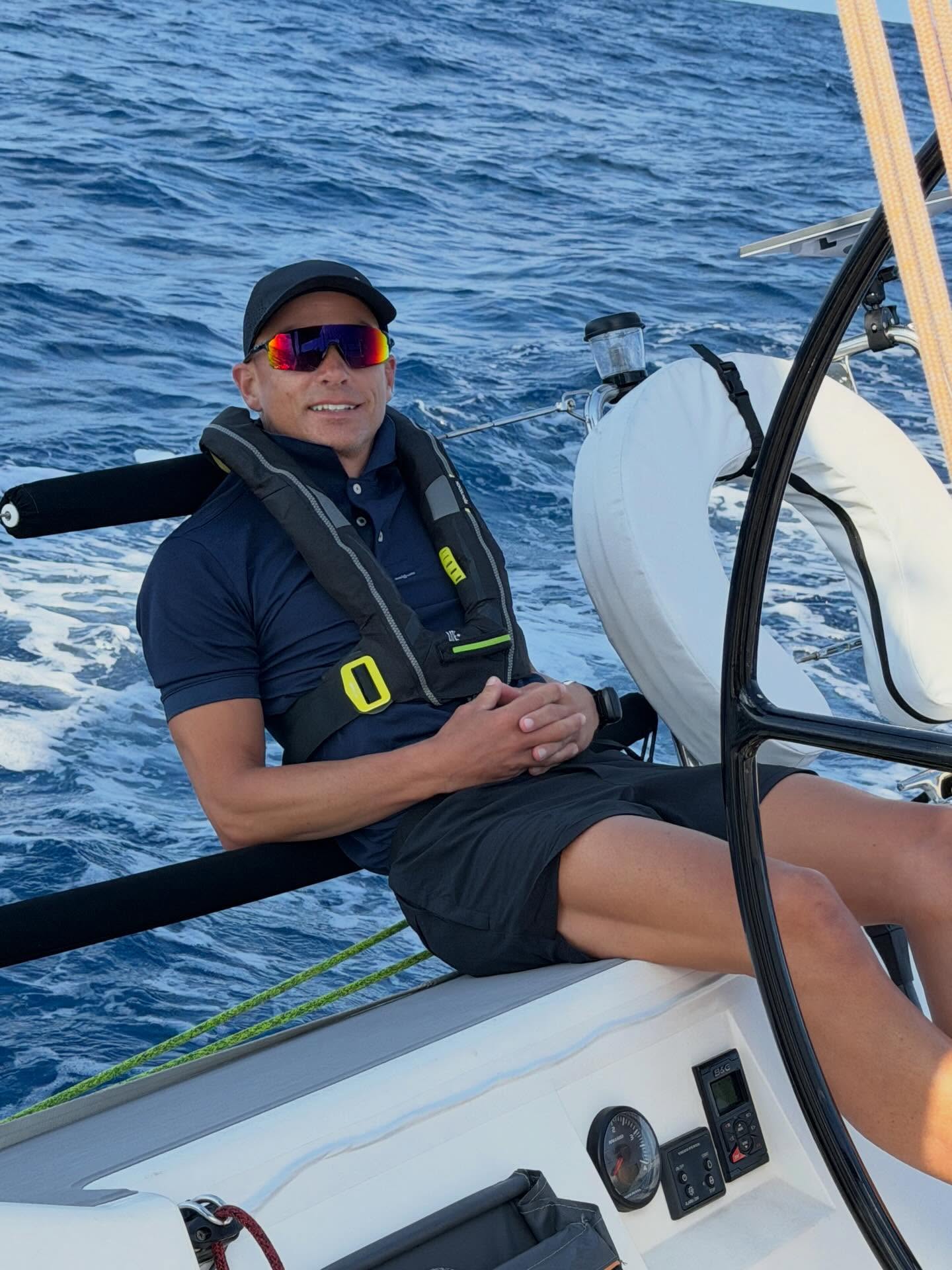 On the open ocean with two of the best, Hugh and OscarÂł - Sydney to Lord Howe Island! âľď¸