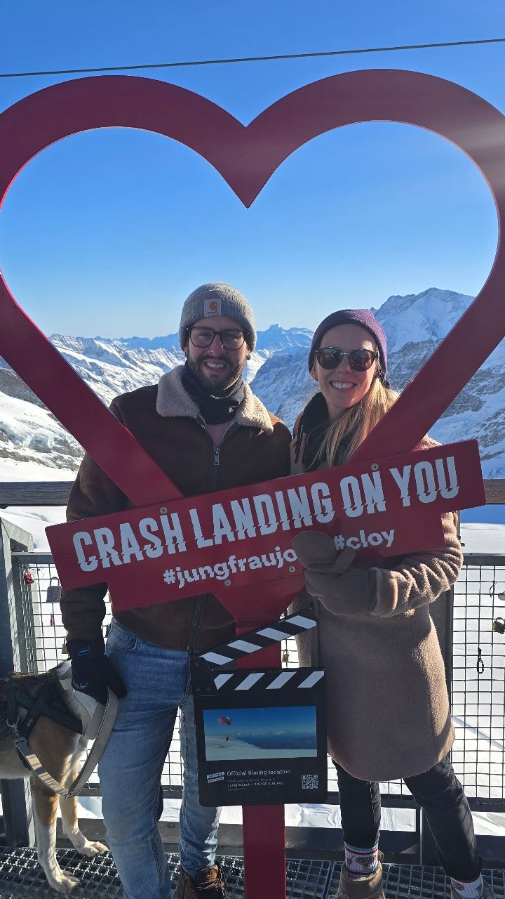 𝙸𝚜 𝚝𝚑𝚊𝚝 𝚛𝚎𝚊𝚕 ? 🙀😻🇨🇭 #jungfraujoch
On a découvert aujourd'hui certainement l'un des plus beaux points de vue de Suisse, ou d'Europe?
Bienvenue au @jungfraujochtopofeurope à 3454m. d'altitude avec une vue stupéfiante sur le Glacier d'Aletsch - le plus grand glacier des Alpes.
On se sent si petits .. et si privilégiés 🫶🏻❣️🥹 #grateful
Tu connais cet endroit ?
🤫 J'ai encore mille trucs à vous partager, ce lieu est diiiingue!
Suisse | Activités | Travelblog
