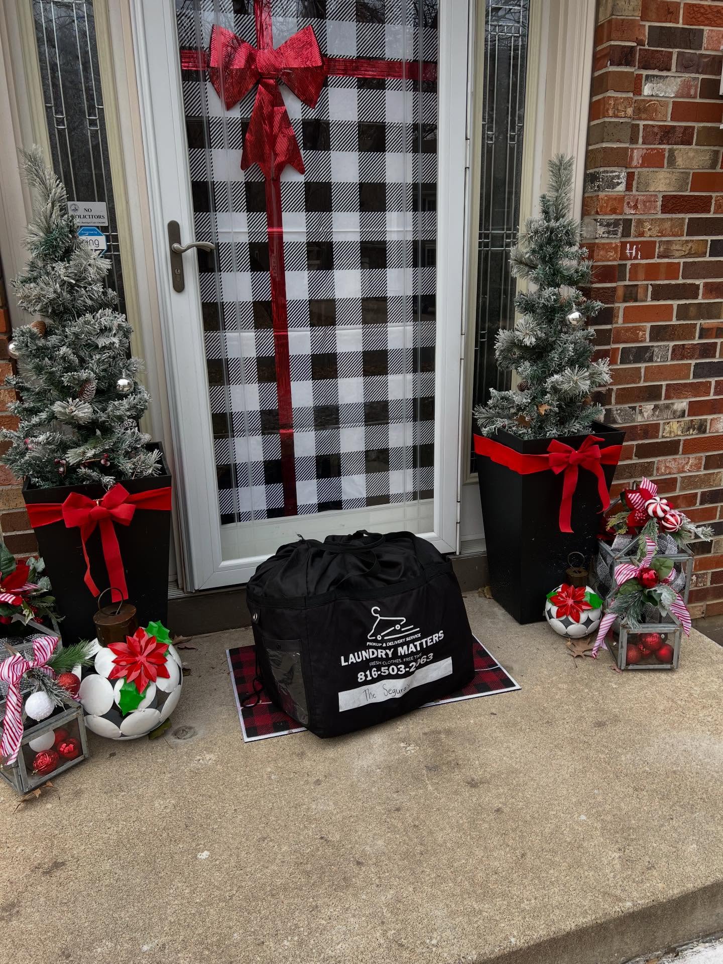 🎄✨ Give the Gift of Time This Christmas! ✨🎄
This holiday season, surprise your loved ones with a truly unique and practical gift — Laundry Matters! Perfect for anyone who could use one less chore on their to-do list.
🧺 What We Offer:
• One-time service, biweekly, or weekly options
• The best prices in town
• Fast 24–48 hour turnaround
• Trusted locally for 6 years
Whether it’s for a busy parent, a hardworking friend, or someone who simply deserves a break, Laundry Matters is the gift they’ll actually use and love.
🎁 Give the gift of clean, fresh laundry this Christmas — with Laundry Matters!