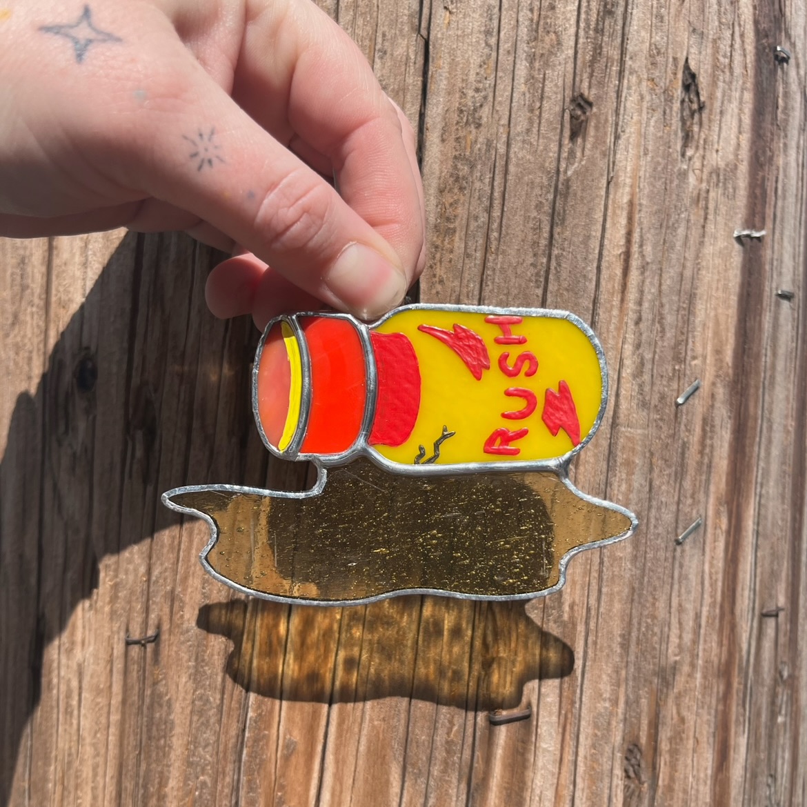 It came to my attention yesterday (via Carp lol) that this spilled rush design had never been posted on the grid?! A tragedy truly… this one slays us. Or perhaps I should say sleighs, cus we’ll have one at @the_fruitflea Holiday Hobnob this coming Sunday! 💅🏼