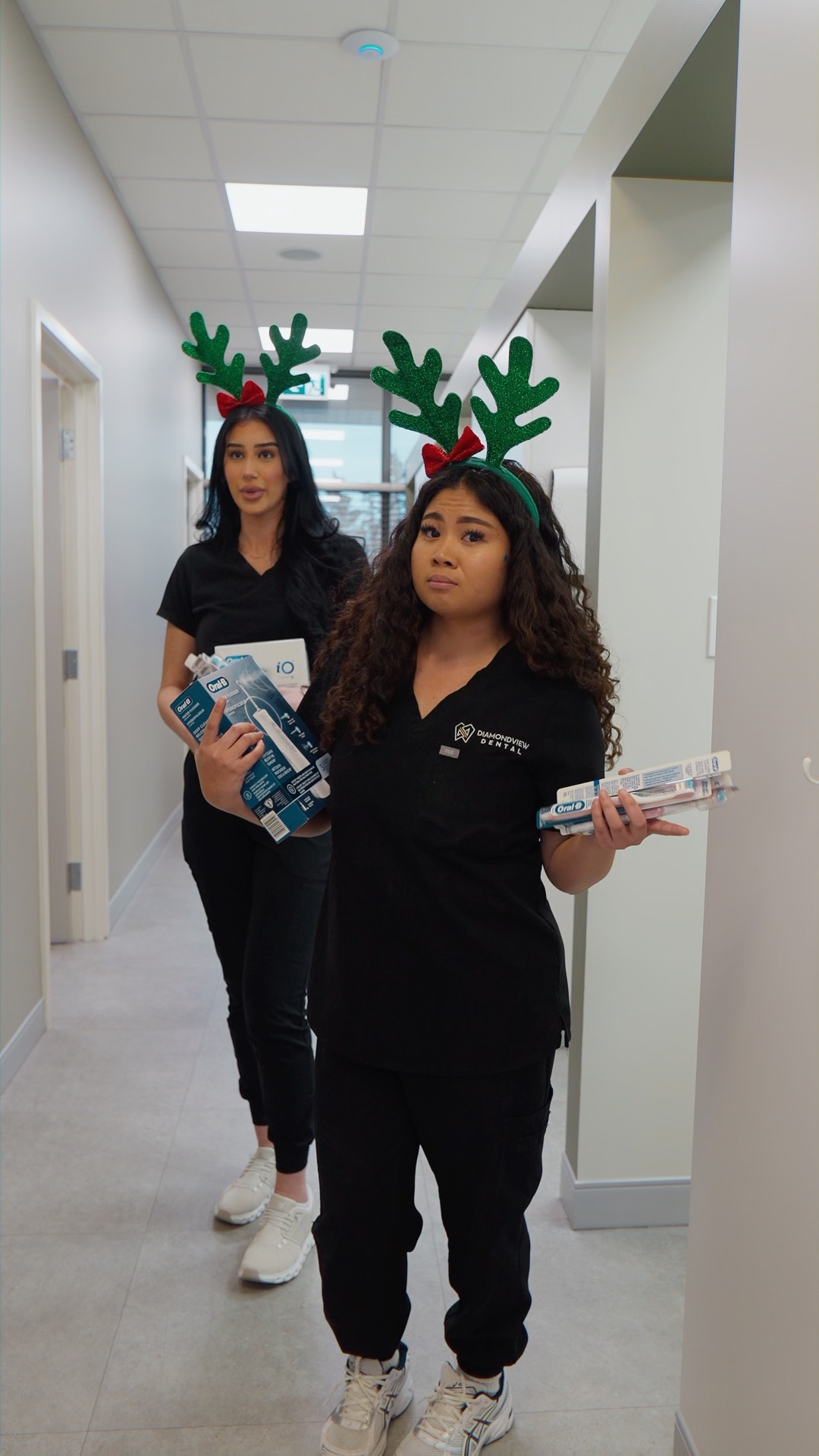 Come and get your teeth cleaned before our elves take all our toothbrushes and try cancel Christmas 🎄🎅🏻😂
@mariahcarey
#dentist #dental #DentalCare #FamilyDentist #dentalassistant #dentalclinic #yegdentist #yegdentalclinic #dentalhumour #dentaltok #DentalLife #EdmontonDental #EdmontonHealth #DiamondviewDental #EdmontonDentist #FamilyDentist #HealthySmile #mariahcarey #itstime
