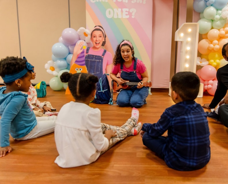 Jaleia’s Ms. Rachel–themed 1st birthday party!🎉✨💕
This celebration was full of music, laughter, and learning, just like Ms. Rachel herself!💕🎶
Visits by Ms Rachel includes:
🎤 Live sing-alongs
🎸 Musical instrument fun
🎨 Parachute play
📖 Interactive story time
🪩 Freeze dancing fun
🧸 And even a surprise visit from Herbie the puppet!
Thinking of a theme for your little one in 2026? This one is an absolute hit for babies and toddlers alike!✨🎂💫
#msrachel #msracheltheme #firstbirthdayparty #interactiveparties #kidseventplanner