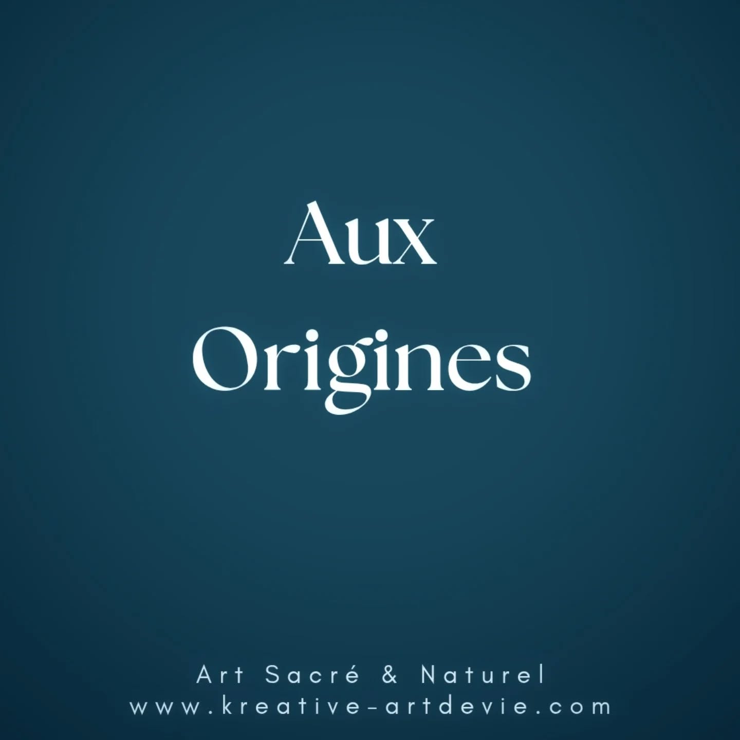 Deux magnifiques journées d'atelier de peinture.
Mais pas 'juste' peinture... Non.
C'est bien plus que cela... C'est Sacré.
Il y a des fois où je me demande si j'en suis digne de cette transmission. Parfois je ne trouve pas le mot juste pour exprimer le Divin. Car il dépasse les mots, c'est dans le cœur, dans l'être. Mais si je ressens cela dans l'être, je peux transmettre ce qu'à mon niveau j'ai intégré ou compris. Et cela me fait le plus grand bien de partager. Je ressens de la gratitude.
Par la Nature, le matériel avec lequel nous peignons, prend part à la Création. Chaque matière entre en résonance avec l'enseignement, nous guide dans cette création divine. Chaque élément à été précieusement choisi et préparé : des pigments, des charges, les encres naturelles. J'ai par la même occasion fait tester une émulsion naturelle contenant cire, dammar, huile, jaune d'œuf, essence d'ecorce d'orange et eau.
Nous peignons en silence.
Aux Origines. Le Brahman. La conscience pure. La Source. Et pour cela, silence et instant présent. C'est un voyage qui ne laisse pas de traces, car il est ici et maintenant : soi même...
Les Runes Eihwaz et Perthro (runes 13 et 14, et nous étions le 13 et 14 décembre) nous ont accompagnés avec leurs enseignements qui complétaient parfaitement avec ce qu'on a abordé en peinture: obscurité, lumière, clair/obscur
Je remercie les âmies qui sont venues faire cette expérience des deux jours. Ensemble, nous avons créé un champ de Créativité sacré car les œuvres sont sacrément magnifiques ✨
''Le Tao engendre l'Un
l'Un engendre le Deux
Le Deux engendre le Trois
Le Trois engendre les dix milles êtres''
( Cheng François, 5 méditations sur la Mort, autrement dit sur la Vie)