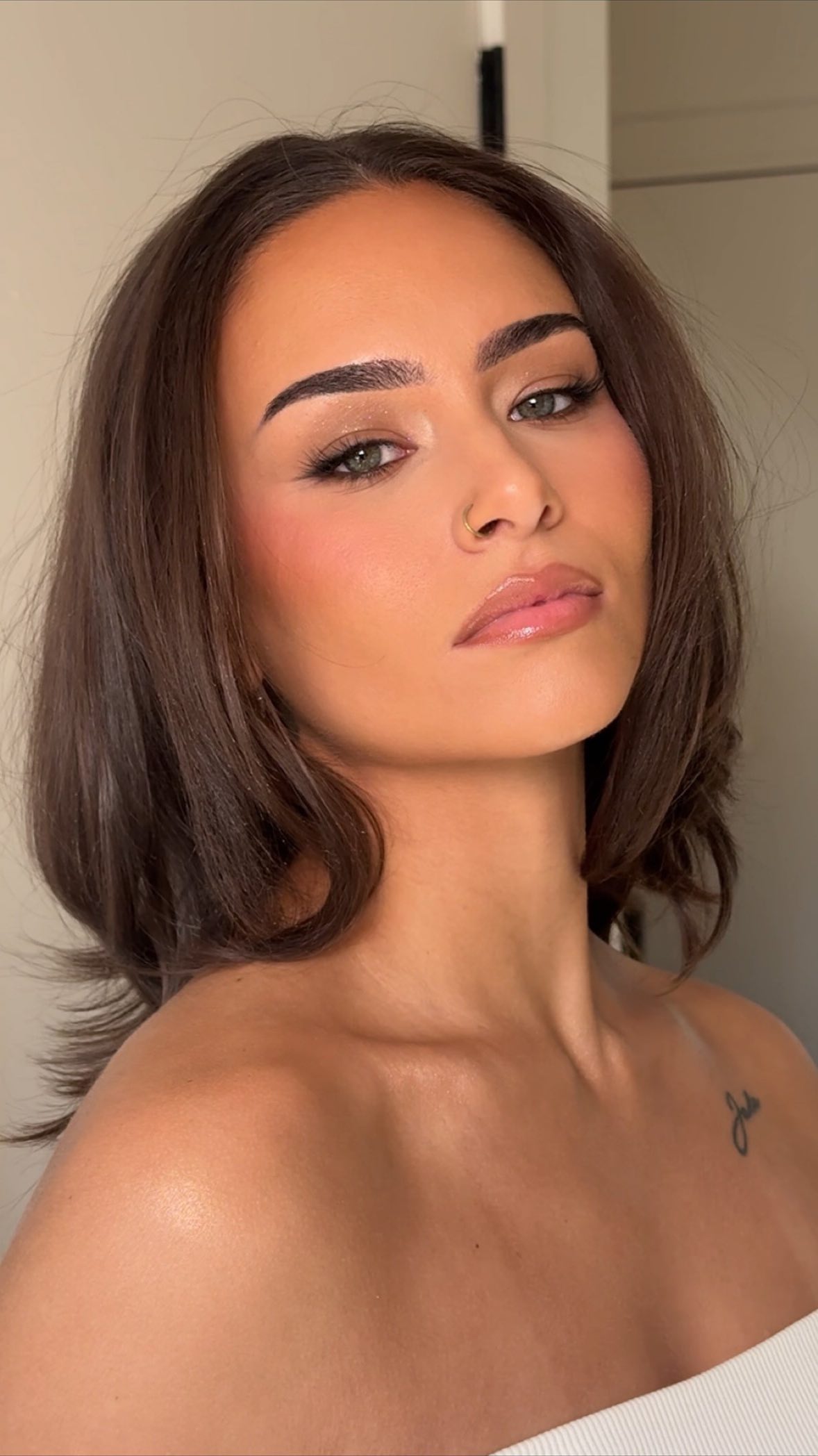 Send me the girls who want a soft āwetā sparkle and smoldered eyes.
Link in bio to book for bridal or special events
#longislandmakeupartist #longislandbride #longislandbridalmakeupartist #longislandmakeupandhair #weddingday #nycmakeupartist #newyorkmakeupartist #bridalmakeup #weddingideas #holidayglam #bride #weddinginspo #makeupinspo #beautybloggers #italywedding #tulumwedding #mexicowedding #irelandwedding #makeupartist #2026bride #holidaymakeup #montaukmakeupartist #softglam #naturalmakeup #ohekacastle #sandspointpreserve #glowymakeup #bronzeymakeup
Soft glam, natural makeup, full glam, summer wedding, fall wedding, Suffolk county, Nassau county, NYC, Manhattan, Hamptons