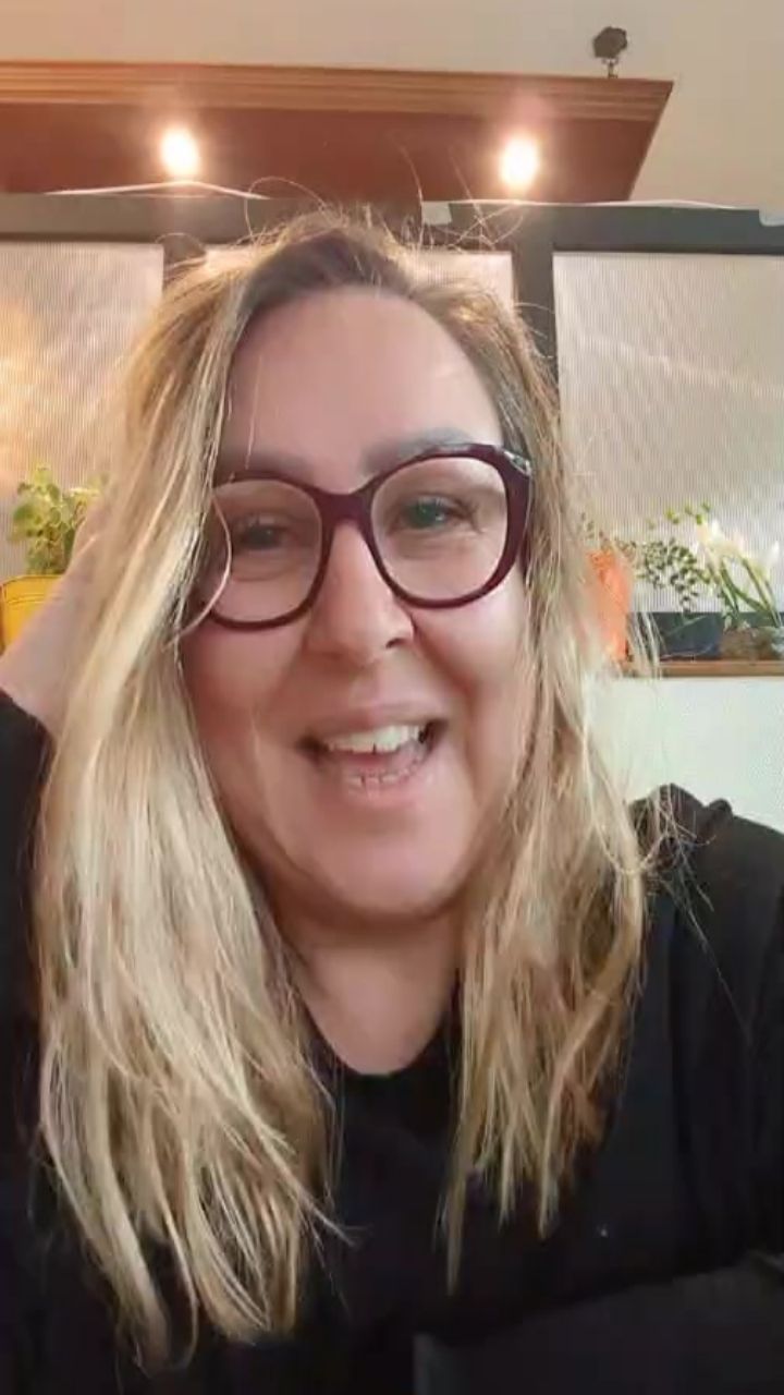 Cette semaine des patronnes inarrêtables étaient juste hallucinante.
J'ai envie de te partager cette énergie de te faire un feedback et également un cadeau très spécial. Écoute jusqu'à la fin.