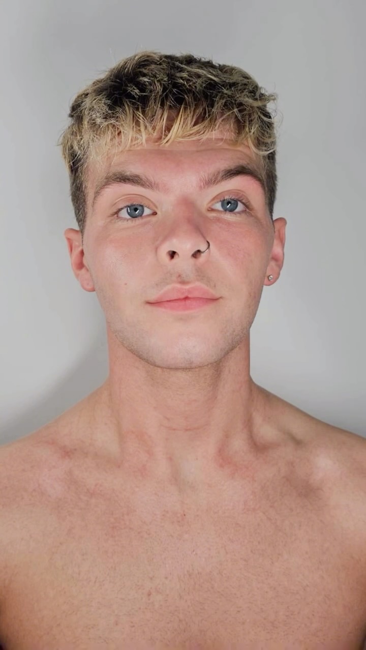 Real results take commitment. When Josh first came in, his skin was sluggish, grey, dull, and lacking vitality. After 8 DMK treatments, consistent home prescriptives, and major lifestyle changes in fitness with @dedicated_fitness_belfast and nutrition, his skin is now thriving💪✨
@joshua_daykin