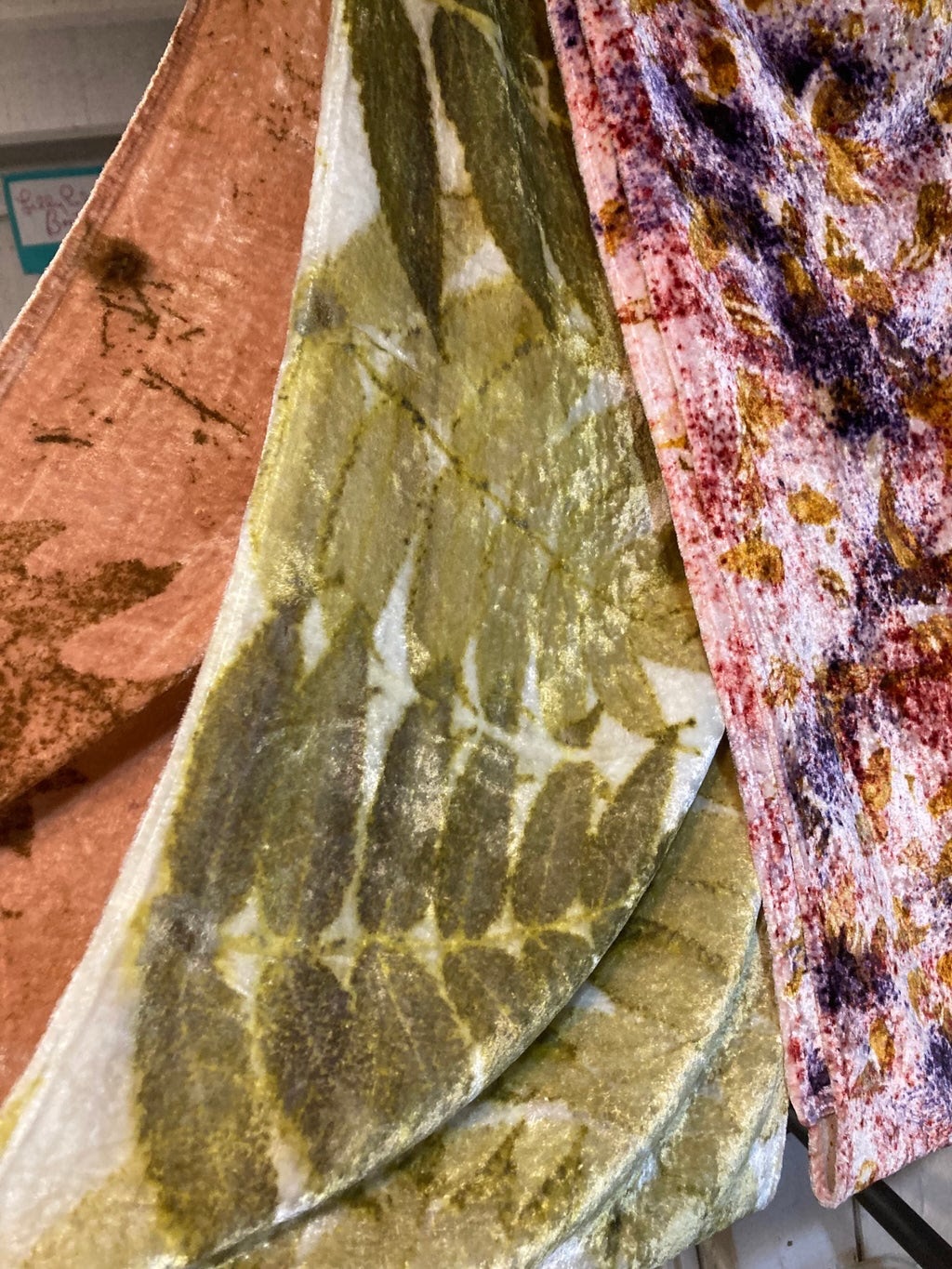 ✨We just got a restock of @northeast_dyeworks scarves that make an elegant gift with sensational naturally dyed colors and the luxurious feel of velvet or 100% silk. 🐦⬛
•
•
•
#supportsmallbusiness
#capecodbusiness
#blackcrowgallerycc
#localart
#capecodartists
#womenownedbusiness