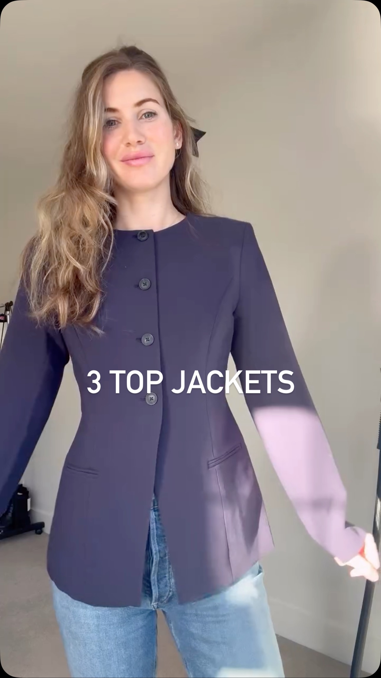 Lil roundup of 3 double duty top/ jackets that I’m loving r now
1. Navy blue blazer @aligne
2. White linen @aligne
3. Red faux leather @zara
#personalstylist #personalstylistlondon #blazerfashion