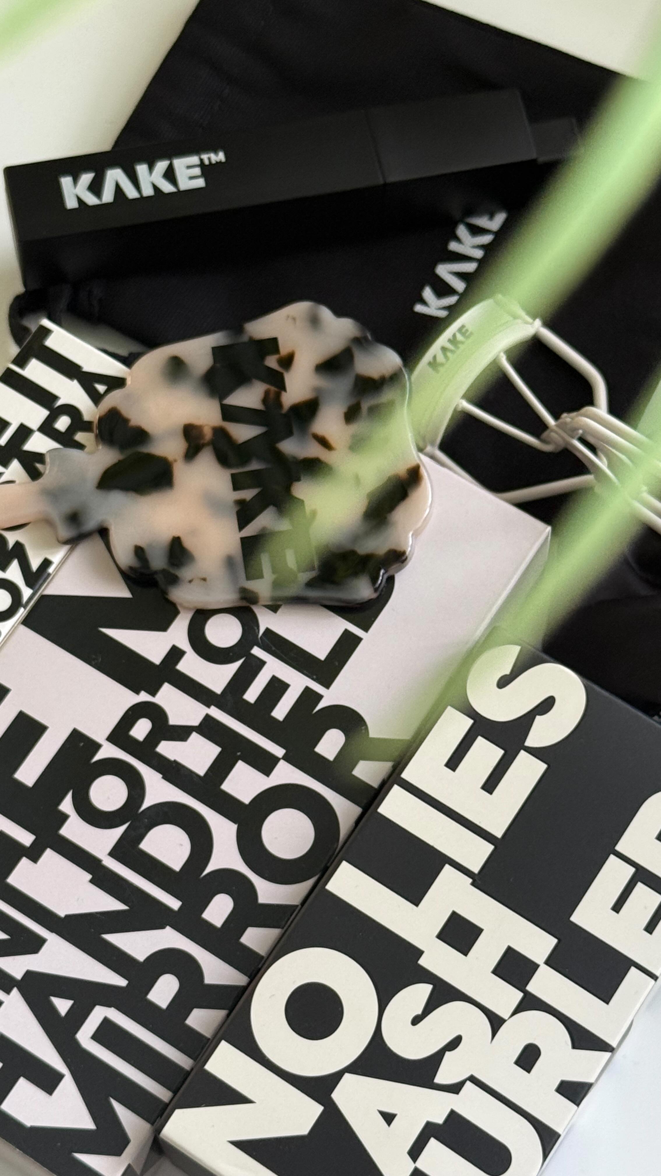 Ultra close of up me trying out the @kakecosmeticsuk Don’t Fake It Lash Serum Mascara - mess ups and all - full review on the blog now!
#beautyreels #beauty #beautyreview #mascara #lashtips #lashesofinstagram #lashserum #beautyblogger #kakecosmetics #ukblogger #ukbeauty #indiebeautybrand #indiebrandmakeup #indiebrandcosmetics