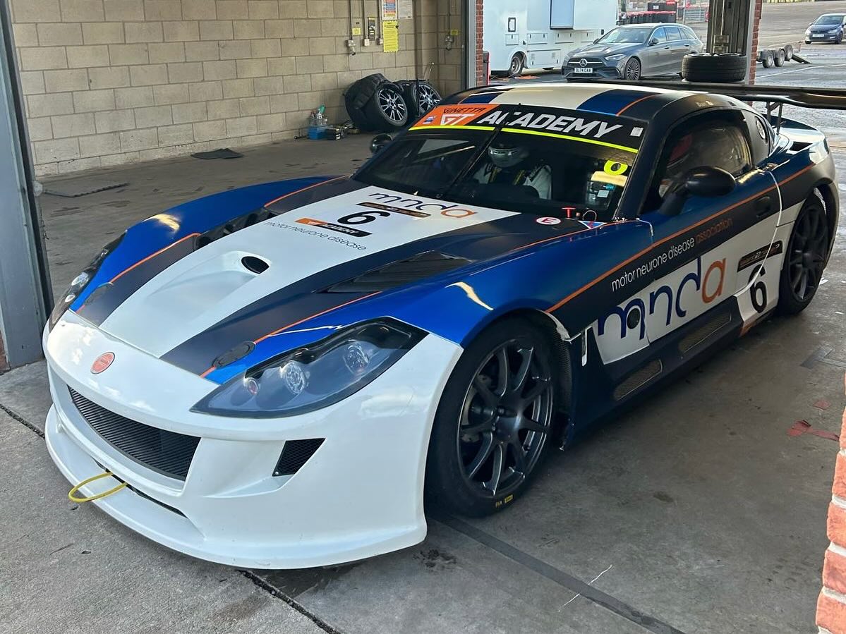 Final test day of 2025 🚗💨
It’s great to have @Rathers81 out with us today in his Ginetta G56 GTA at a chilly Oulton Park!
#XentekMotorsport #Ginetta #GTAcademy @GinettaCars #Motorsport #BritishGT