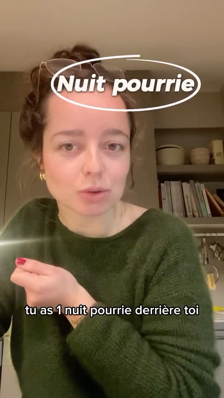 Toi aussi tu as des nuits pourries ? Réveils compliqués ? Difficulté d’endormissement ++?
Et a côté tu as des symptômes de déséquilibres hormonaux ?
Ce que tu dois savoir, c’est que la qualité de ton sommeil va dicter la qualité de ton équilibre hormonal 🫶
- La régulation de ton système nerveux
- L’équilibre de ta glycémie et la sensibilité à l’insuline
- La régulation de tes hormones reproductrices
-ton appétit
- la régulation de ta thyroïde
- ton taux d’inflammation
Etc
MAIS si toi aussi tu as mis en place :
🤝une routine du soir
🤝tu dors à des heures fixes
🤝tu évites les écrans.
🤯🤯 Et POURTANT tu regardes le plafond encore pendant 3h 👀👇
Il faut qu’on parle 🙋♀️🤌
ECRIS “BILAN” pour qu’on fasse le point 🙌