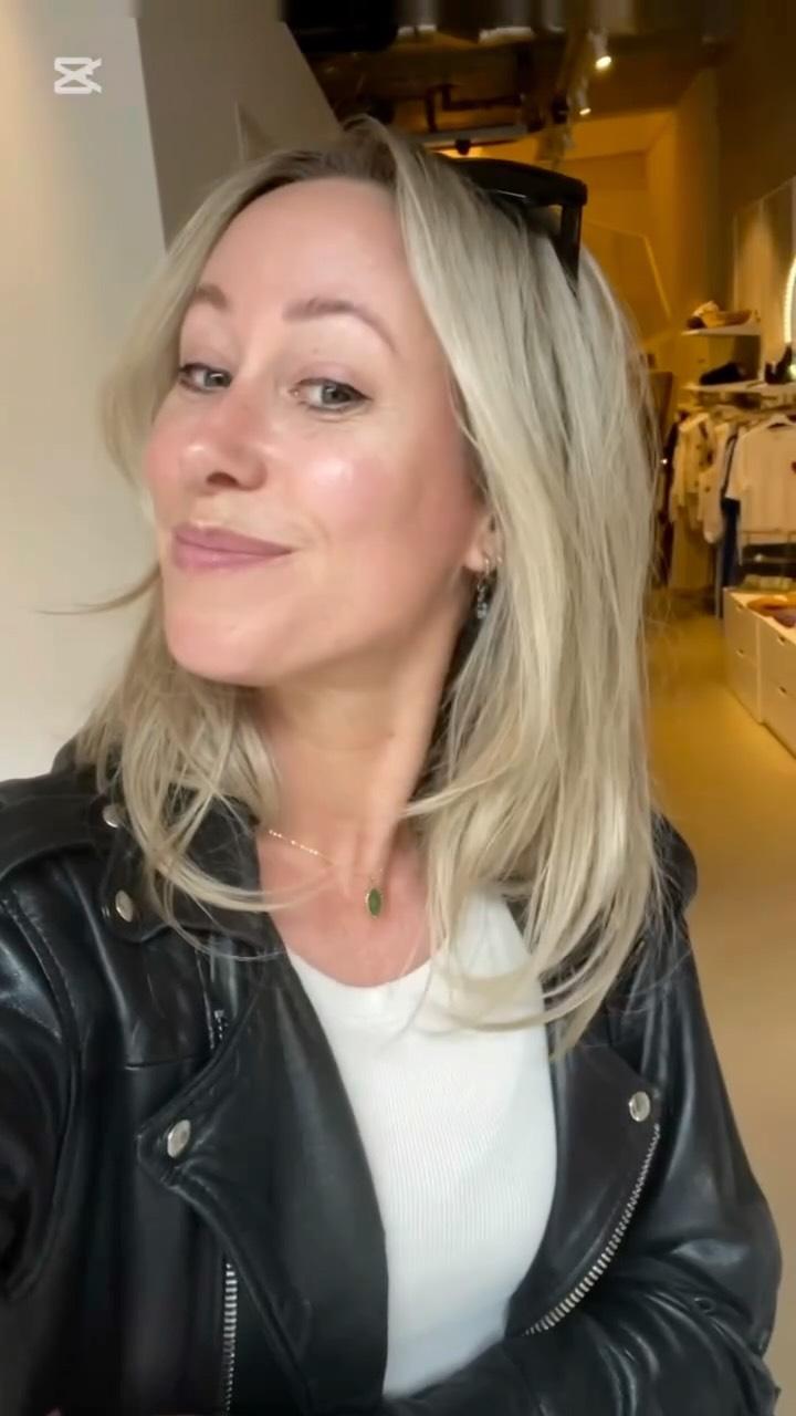 What is Galvanic Treatment?✨
Galvanic treatment is a non-invasive cosmetic procedure that uses a low-level, direct electrical current to improve the health and appearance of your skin. It’s often used as part of a facial. The treatment works on the principle of iontophoresis, which uses the electrical current to help skincare products penetrate deeper into the skin’s layers. This process maximizes the effectiveness of serums, moisturizers, and other active ingredients.
Key Benefits for Your Skin
* Deep Cleansing🧼: The treatment helps to soften and emulsify clogged pores, removing dirt, oil, and impurities for a deep, detoxifying cleanse.
* Enhanced Product Absorption💧:It drives skincare products deeper into the skin, so active ingredients can work more effectively. This means you get the most out of your serums and creams!
* Improved Hydration: By helping to lock moisture into the deeper layers of the skin, galvanic treatment can significantly improve hydration, leaving your skin looking plump and dewy.
* Toning and Firming💪: The electrical stimulation can help to tone and firm the skin, which may reduce the appearance of fine lines and wrinkles.
* Boosts Circulation: The current stimulates blood circulation, bringing oxygen and nutrients to the skin cells for a healthier, more radiant complexion.
What to Expect
During a galvanic treatment, a handheld device is used to deliver the gentle electrical current to your skin. You may feel a mild tingling or warmth, but it should be painless and comfortable. The session is usually combined with a full facial.
Is It Right for You?
Galvanic treatment is a great option for almost all skin types, especially if you’re looking to boost hydration, reduce fine lines, and achieve a brighter, more even complexion.
#GalvanicFacial #SkincareRoutine #BeautyTips #GlowUp #HydratedSkin #InstaGlow #HealthySkin #FacialTreatment#ledlighttherapyamsterdam#amsterdamfacialtreatments