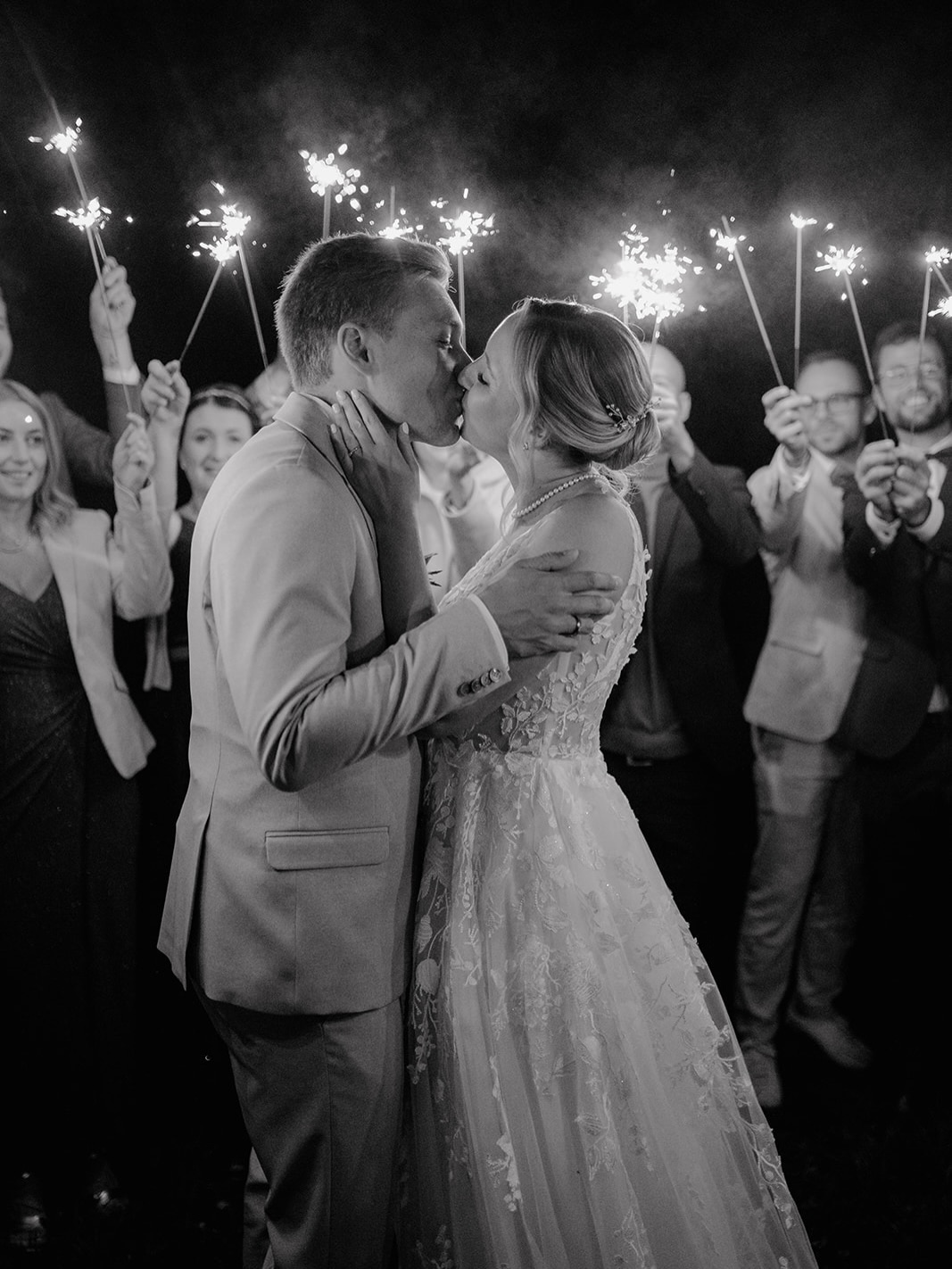 Camera Roll of a perfect Day 👌🏼🤍
@mirii227 & @d0mm3
@liebelei_h
@rentandmore_hochzeiten_events
@herzstueck_nes
@verenaemmel
@pferdefreundelindenhof
@metzgerei.glasauer