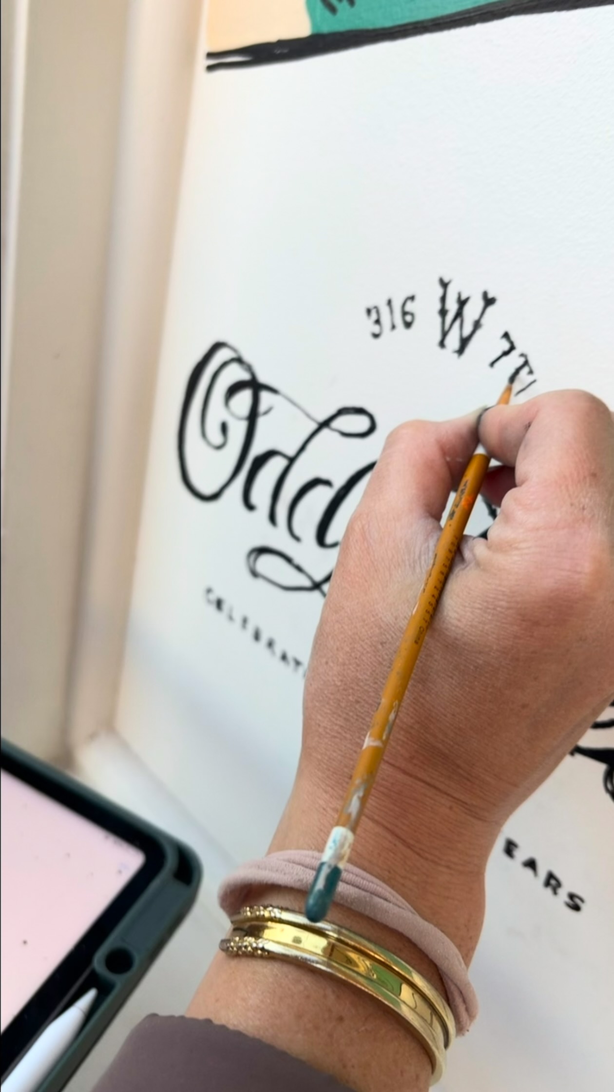 ❤️ 15 years on this corner called for a little treat to celebrate! @hayleeryan took the energy from a sketch a guest left us back in 2015 and mixed a healthy dose of her creative touch to it to give us a new piece of art on the east wall of the restaurant. Stop by and take a gander sometime!