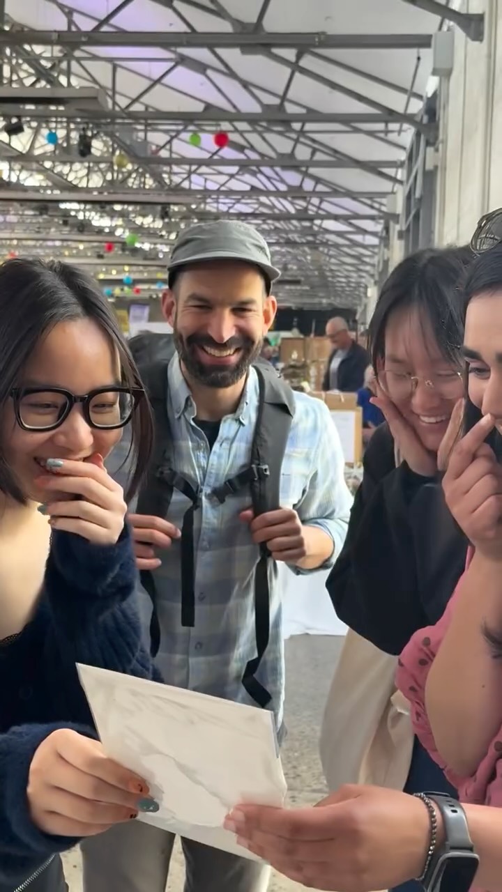 Final day at the market & that’s a wrap✨ @tasmanianmademarkets
Feeling so grateful to have made it to this market and to spend these days drawing portraits, seeing so many smiles and little moments of joy. Thank you to every customer, friend and lovely people who stopped by. I really enjoyed our little chats while I was painting, and thank you for being so patient with me.
Your support, kindness, positive words and encouragement mean more than I can say. You’ve truly made my day and made it possible for me to keep doing what I love. 🥹🥰❤️
Thank you, thank youuuuuuuuuu 🫶🏻
#artbyjida #smallbusinesstasmania #tasmanianart #localbusinesstasmania #liveportraittasmania #localtasmanianbusiness #tasmanianmade #liveportrait #liveportraitdrawing #hobarttasmania #hobart #hobartandbeyond