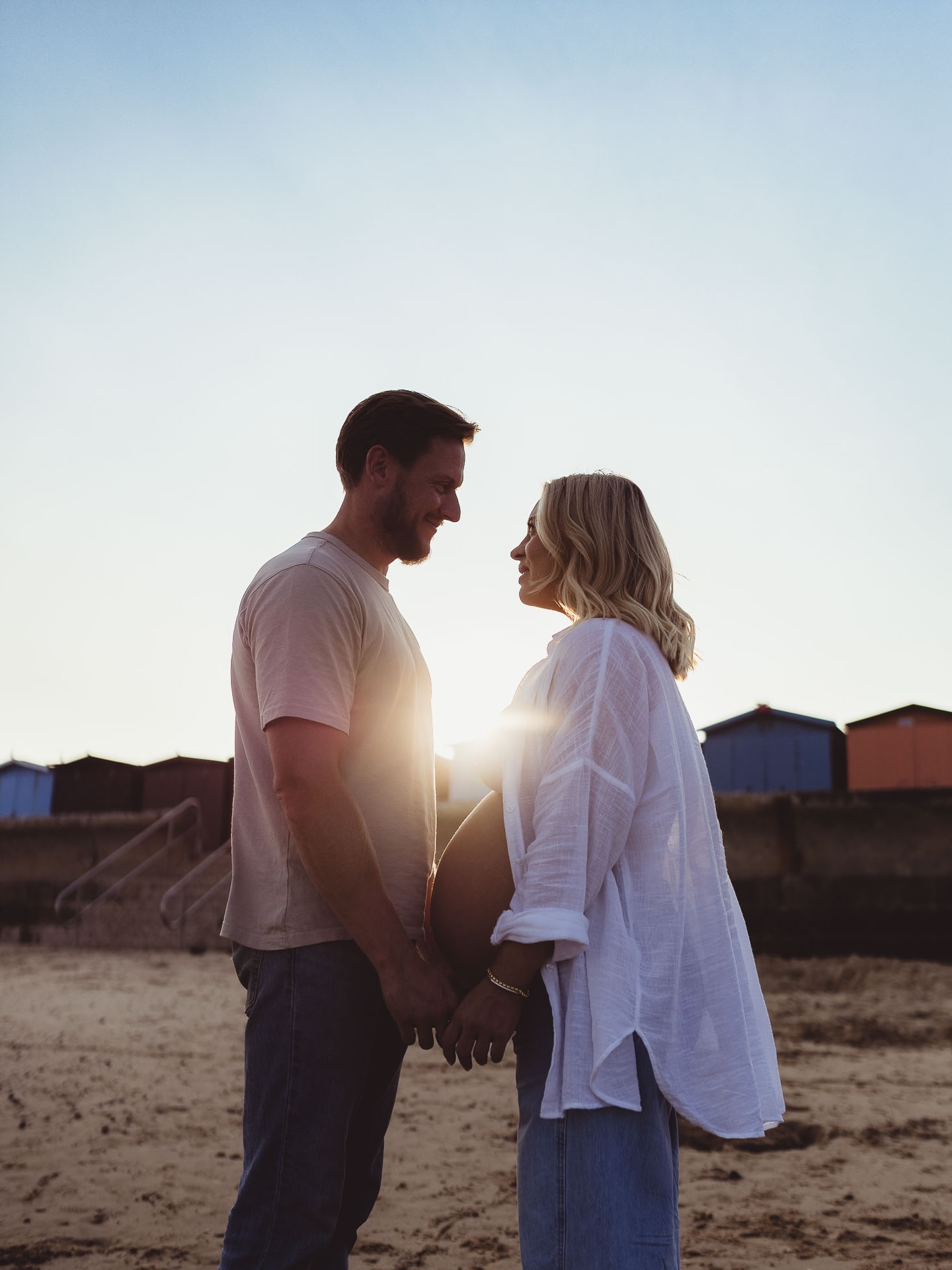 Did you know dreamy sunlit shots like this are still possible in winter? Early winter mornings and mid afternoon sunshine can still bring this kind of magic if you time it right.
When the sunlight hits this good, it adds a whole new level of gorgeousness to your images. So it’s worth braving the cold for!!
Which one pulls you in the most? I can never choose because they all have their own beautiful vibe.
If you want to chat about winter sessions, come say hi 👋🏻
.
.
.
.
.
.
I’m Natasha, and I create gorgeous, alllll the feels photos for families across Essex and Suffolk.