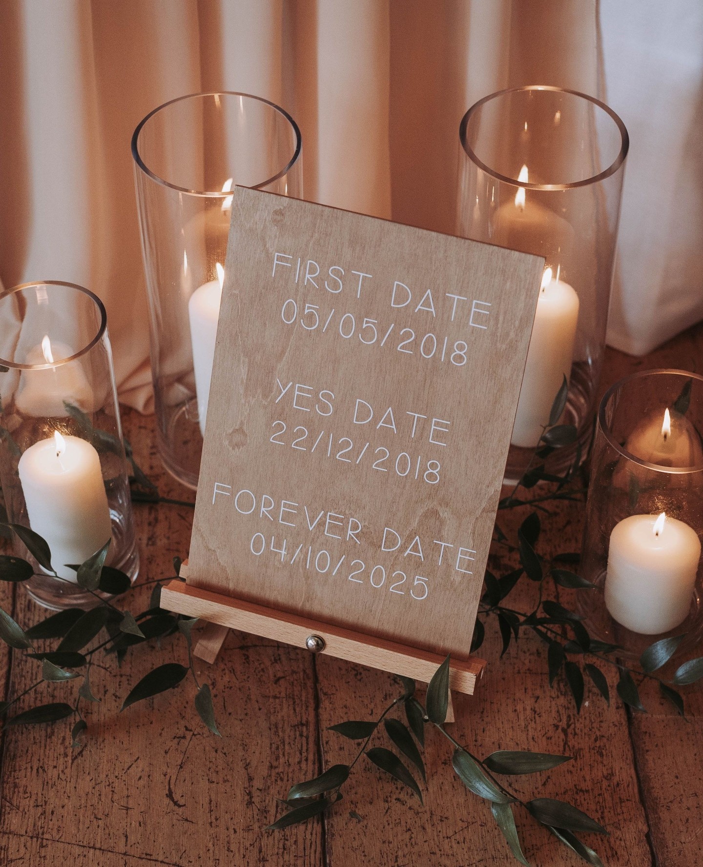 🌿IN THE DETAILS🌿
It’s the little details that tell the biggest story ✨🤍
From the warm wooden seating plan and candlelit corners, to the soft greenery framing their cake, every element of Jessica & Joe’s day at The Pavilion was thoughtfully chosen and full of meaning.
Personal touches were woven throughout such as a nostalgic sweet table, bespoke sunglasses for the newlyweds, romantic florals and the sweetest sign marking their first date, yes date, forever date.
These are the moments that make a wedding feel uniquely them. Quiet details, heartfelt touches, and memories captured in every corner. 🤍🌿
Venue @themanorquorn
Photography @@ctrphoto__
Styling @therusticweddingcompany
Florals @therusticweddingcompany
Evening Prop Hire @theaddedextra
#TheManorHouseQuorn #WeddingDetails #WeddingInspiration #DetailsMatter #UKWeddingStylist #WeddingDecorInspo #RusticWeddingDetails #NeutralWeddingPalette #RomanticDetails #CandlelitWedding #WeddingFlatlay #WeddingCakeInspo #SeatingPlanInspo #SweetTable #WeddingAesthetic #PavilionWedding #ManorHouseWedding #QuornWedding #WeddingStylingIdeas #EventStyling #StyledWithLove #WeddingInspo