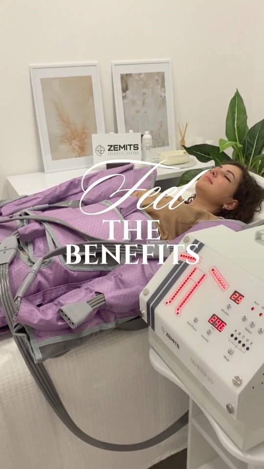 ✨ New Treatment Alert! ✨
Say hello to Pressotherapy Lymphatic Drainage — your new non-invasive way to feel lighter, smoother, and more energised.
This advanced compression therapy helps to:
💧 Reduce swelling & water retention
🌿 Boost lymphatic drainage & detox
🦵 Relieve tired, heavy legs
✨ Improve skin tone & smoothness
💆♀️ Support post-surgery recovery
😌 Promote deep relaxation
Perfect for anyone who wants to improve wellbeing from the inside out.
Now available at Garnet Beauty & Skincare. 💎
📩 DM to book your session
#Pressotherapy #LymphaticDrainage #MLD #GarnetBeautyAndSkincare #tatjanasenkova #newburyberkshire #Wellbeing #Recovery #GarnetBeauty #BerkshireBeauty #NewTreatment #SelfCareDay #feelyourbest #zemits