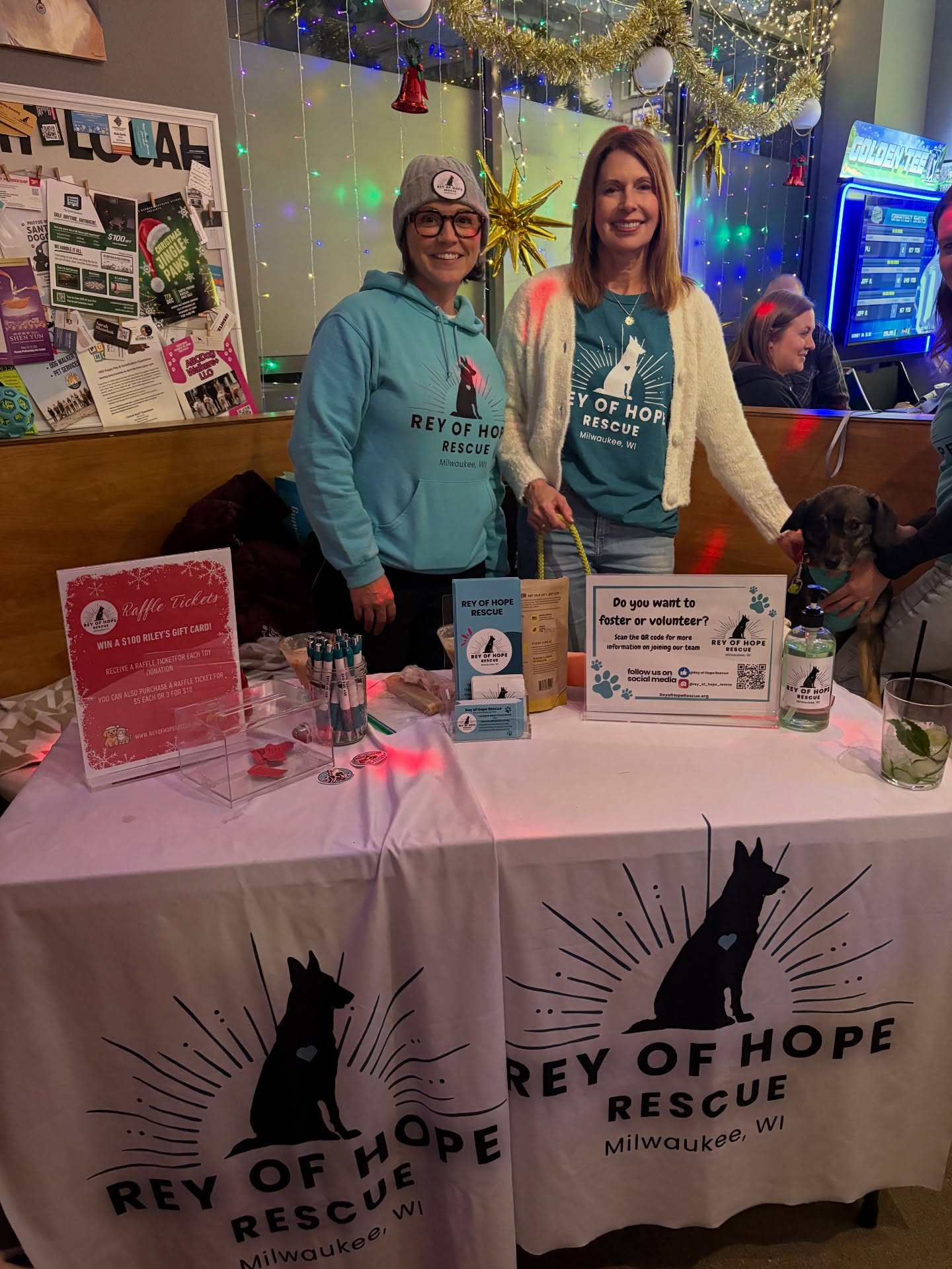 We loved hosting @rey_of_hope_rescue meet & greet this past weekend! 🐾❤️
Check them out for the sweetest adoptable animals looking for their forever homes🐶🥰
