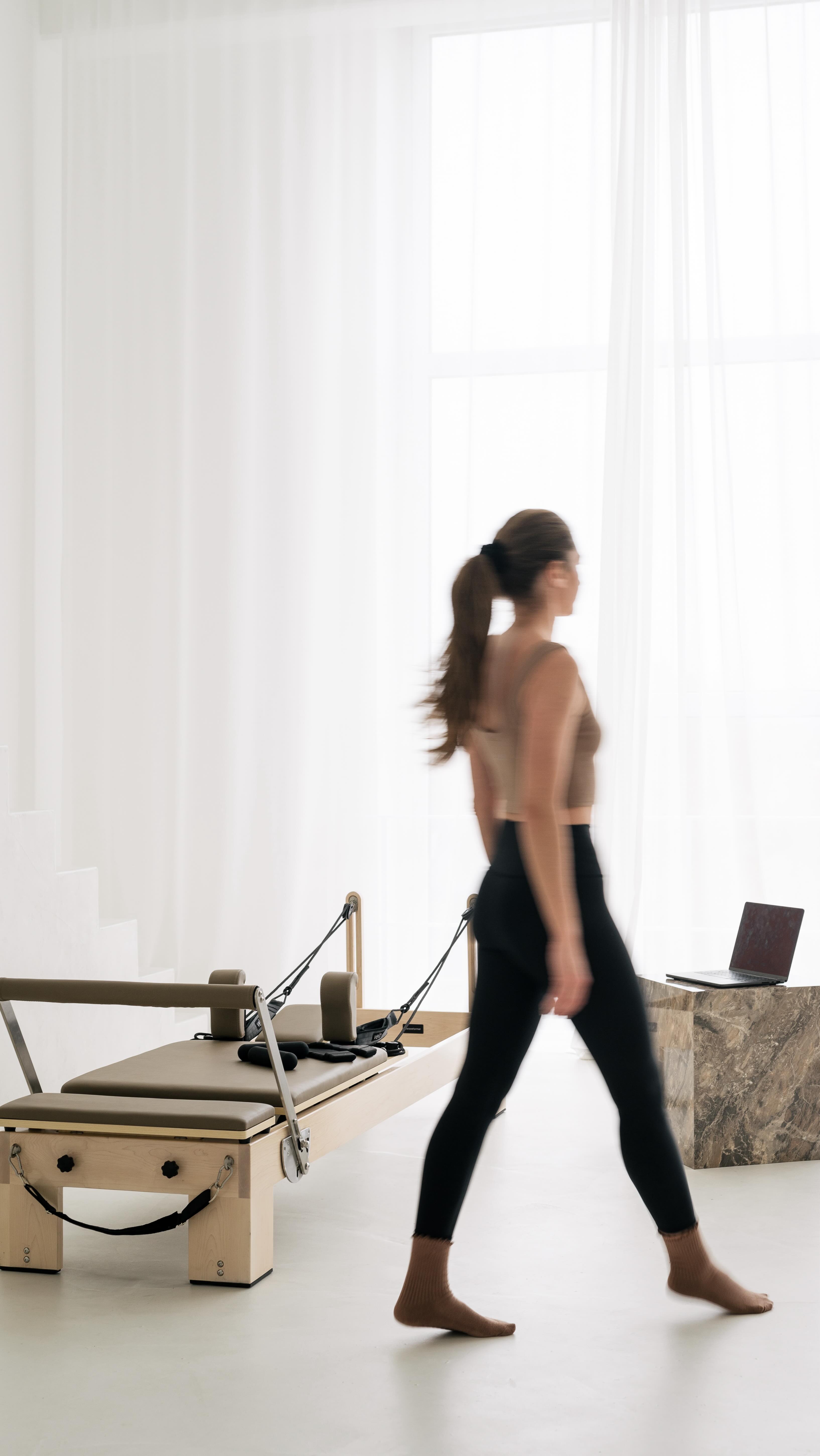 This is why we start Reformer classes with footwork:
One of the most underrated exercises: Footwork isn’t just about “walking on your Reformer”, it’s about setting the tone for the class:
1️⃣ Body mind connection: It creates that mind–body connection right from the start — like a moving meditation reminding you to move with control and intention.
2️⃣ Wake up your body: Footwork gently warms up your muscles, joints, and nervous system. It’s like pressing “start” for your mind-body connection before diving into more complex movements.
3️⃣ Mindful alignment: Each foot position challenges your stability and reveals imbalances — helping you improve posture, strength, and symmetry from head to toe.
4️⃣ Strength & support: By engaging your legs, glutes, and core, footwork sets up the strength and control needed for every move that follows.
5️⃣ Set the tone: Breath, rhythm, focus. Footwork creates that signature low — calm, embodied, and fully present.
With this foundation your body is ready for a class full of mindful movement ✨