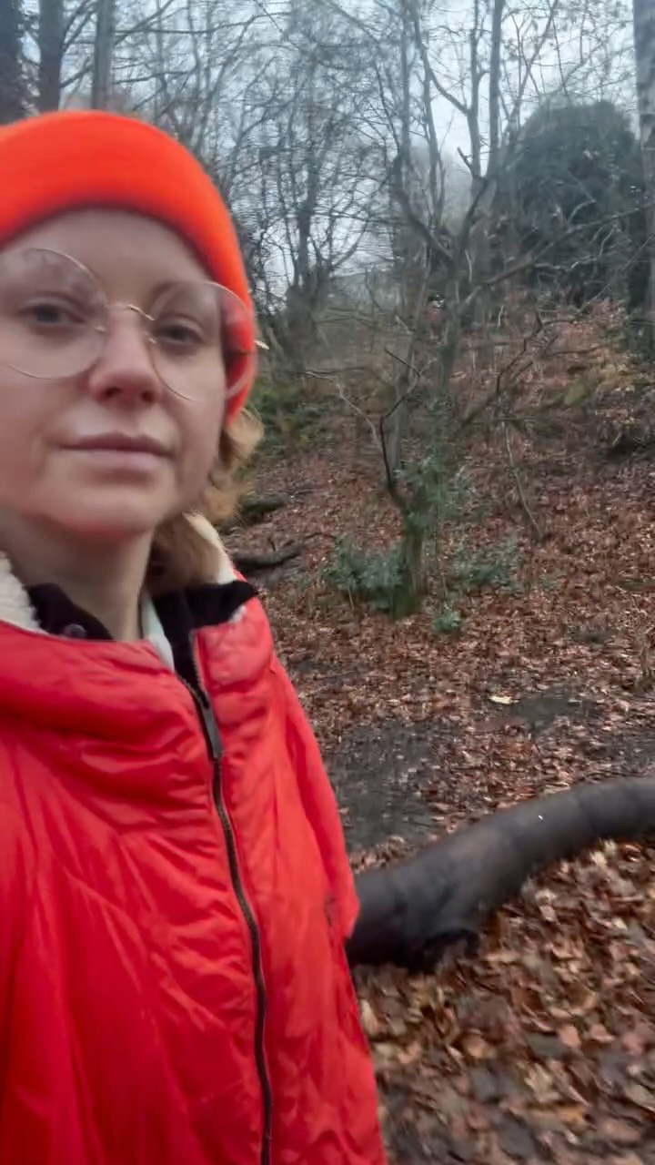 The pre-Christmas wobble
That stretch between now and Christmas can feel like one long test of willpower â endless to-do lists, disrupted routines, and more mince pies than meals.
If youâve been trying to look after your health (whatever that means for you right now), this is the point where things can start to slip. But itâs not about willpower â itâs about capacity.
When stress and demands rise, our brains naturally shift to short-term comfort strategies. Thatâs not weakness, itâs biology.
Try this instead of âIâll just try harderâ:
1) Notice your stage â Are you in maintenance (trying to hold steady) or preparation (thinking about a fresh start in the new year)? Both are valid.
2)Shrink the goal â When bandwidth is low, consistency beats intensity.
3)Anchor one routine â a short walk, glass of water before coffee, or five quiet breaths before bed. These tiny things keep the door open to self-care without adding pressure.
4)Plan for disruption â expect it, name it, and decide what âgood enoughâ looks like.
Behaviour change isnât all-or-nothing â itâs a dance between intention and compassion. Especially in December.
Keep it human. Keep it flexible. Keep it kind.
#HealthPsychology #BehaviourChange #ACT #MindfulLiving #HolidayStress #SelfCompassion #HealthyHabits