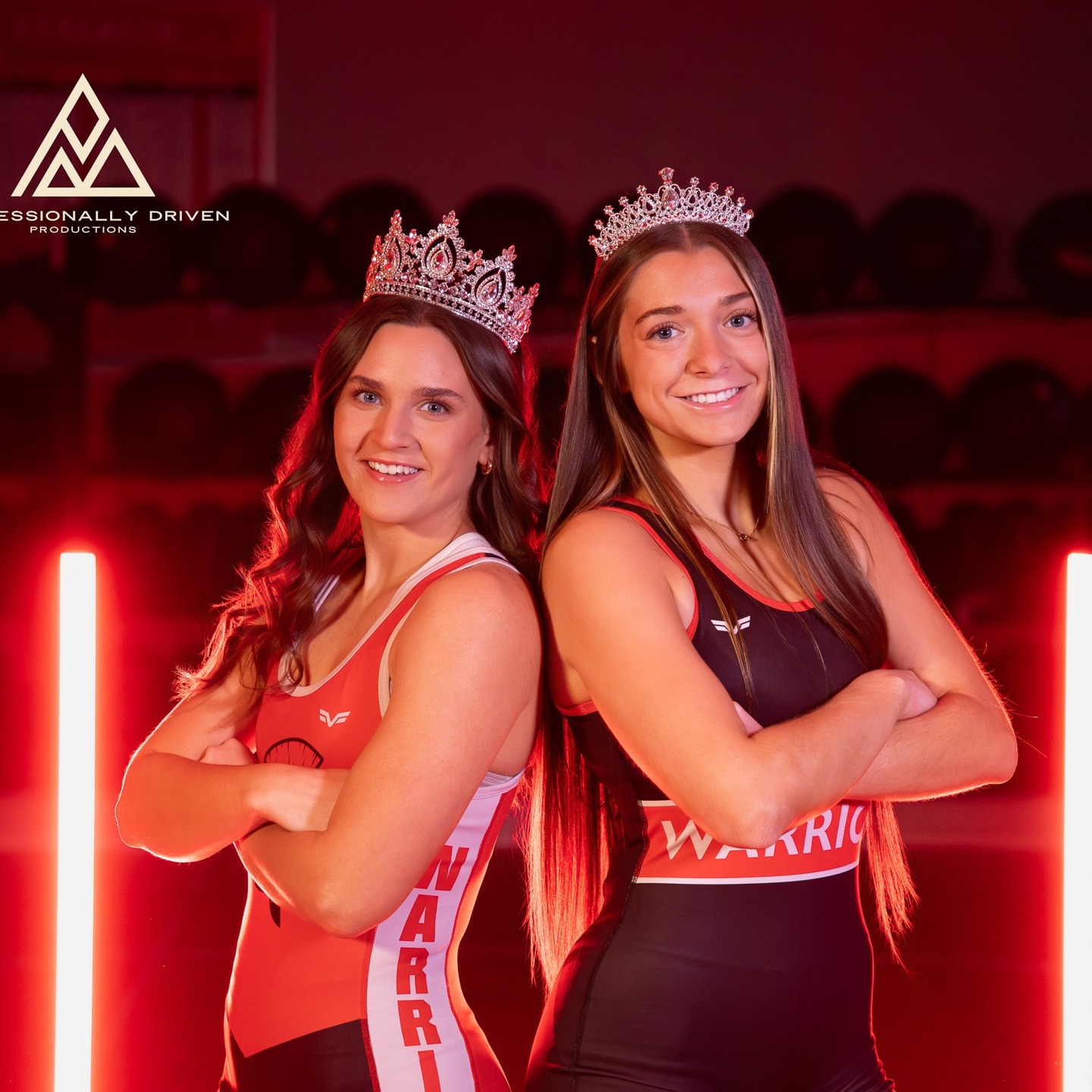 The last three weeks have been an absolute blur of sports team photos—🔥fire, 💡lights, 💨smoke, Photoshop layouts, and a whole lot of creative chaos in between.
In that stretch, I’ve been in 4 different schools, worked with 8 different teams, and photographed well over 100 athletes!
Huge thank-you to each school for trusting me to come in and capture the spirit of their teams and the personality each athlete brings.
This run of sessions has been some of the most fun I’ve had behind the camera.
Here are just a few of my favorites from the whirlwind.
#photography #sportsphotography #iowaphotographer