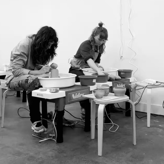 We know it, you know it, Arjen Lubach knows it, everyone knows it:
pottery classes are the best gift to give this December!
Gift it to someone you love,
to someone who wants it,
(who knows, maybe even needs it!)
And above all, don't hesitate,
gift it to yourself!
Book before Dec 25 and you get from us as GIFT
a premium print of our new poster The Clay Table
Book online:
WHEEL THROWING COURSES
HAND BUILDING COURSES