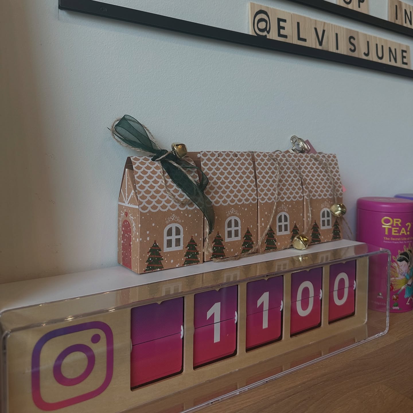BIG GIVEAWAY!
1.100 volgers op exact 100 dagen Pistache!
Ons hart werd de afgelopen 3 maanden gevuld met jullie warmte & gezelligheid!
Het is waanzinnig hoeveel mensen de weg al vonden naar ons koffiehuis, iets waar wij extreem dankbaar om zijn! 🙏🏻
Daarom geven wij een weekendje Studio Stella in Oostduinkerke voor 2 personen weg! (Meer info over de studio te vinden op onze website)
Wat moet je daarvoor doen?
- volg @elvisjune
- like en deel deze post/ons verhaal
- tag de mensen met wie jij er wel eens een weekendje tussenuit zou willen knijpen (tags zijn ongelimiteerd)
Extra kans? Laat ons in de comments weten waarom jij een weekendje weg verdient!
Succes! 🫶🏻