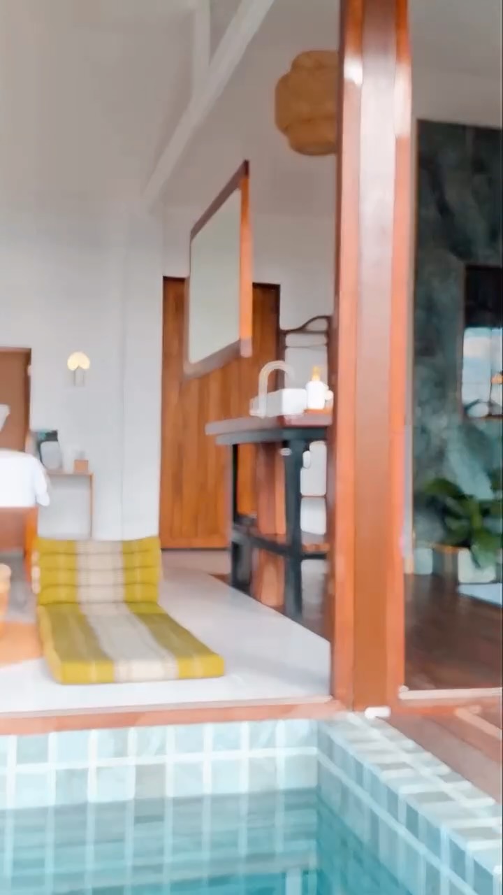 Inside, it’s all light, unforgettable views and calm — your private escape awaits 🏝️
DM us now to book the most memorable stay!💬
#LuxuryVilla#KohTaoViews#honeymoondestinations
#LuxuryResort#DiveKohTao#Diving#ChalokBaanKao#TanoteBay#MaoBay#HaadTien#Floatingbreakfast#AoLeukBay#SecretGardenEcoPoolVillas #EcoVillas#TravelThailand#GetawayGoals #Relax #KohTao #Thailand#privatepoolvilla #MountainView #IslandLife#KohTaoBeaches#LuxuryVilla#romanticgetaways#sunsethunter#luxurytraveladvisor#seaview#sunset#privatevilla#ecofriendlyhotels