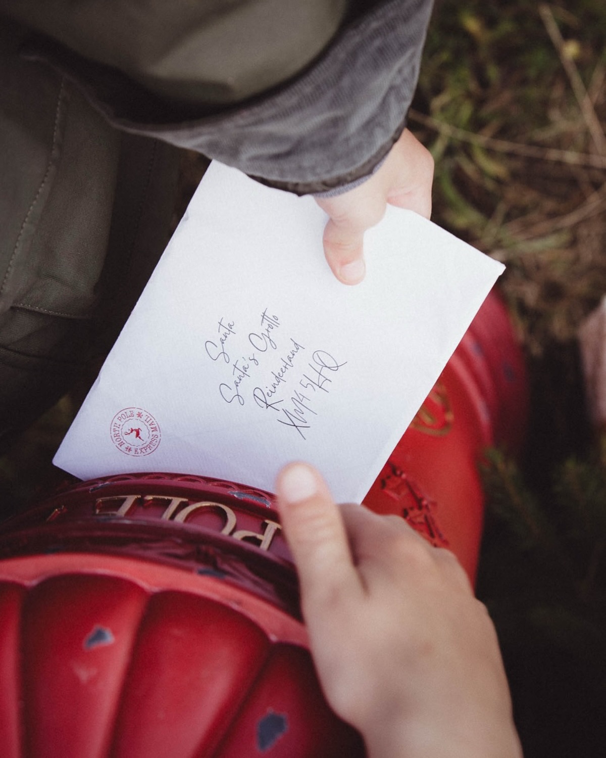 A tiny sprinkle of Christmas magic you’ll want to save for next year ✨
Pop a letter to the big man in the post using the address on this envelope, and the @royalmailofficial will send a little reply straight from the North Pole 🎅🏻
We tried it this year and the kids absolutely lost it when their letters arrived. Lots of excitement and squeals of “HE WROTE BACK!” 🥹
Hit save so you remember this trick for next year’s Christmas magic 💫