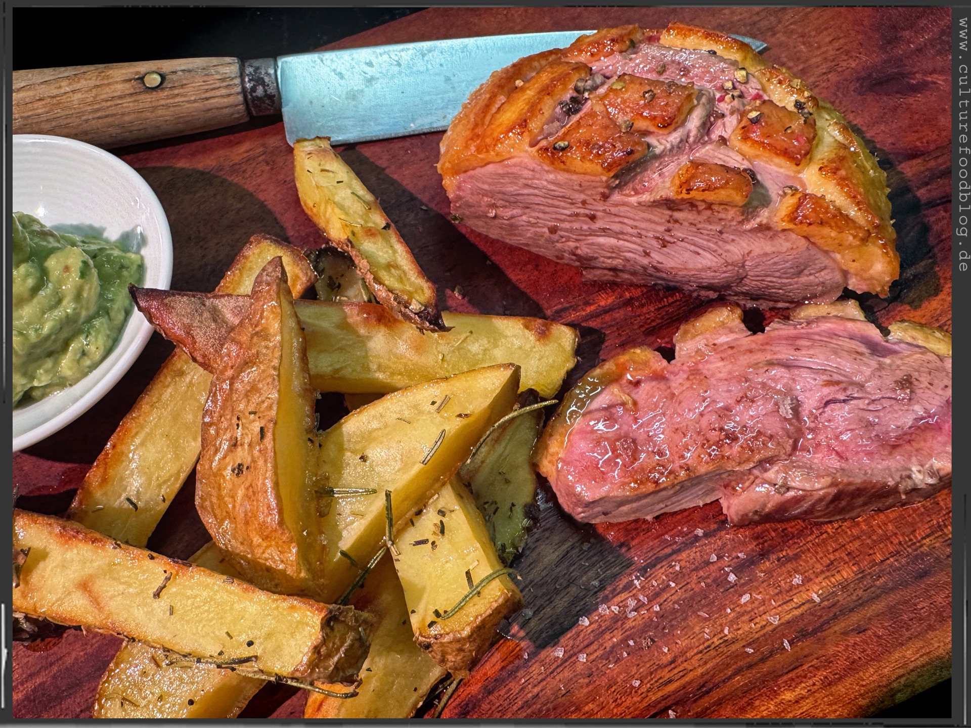 Entenbrust - Magret de Canard https://culturefoodblog.de/rezept-entenbrust-mit-ofenkartoffeln-magret-de-canard/