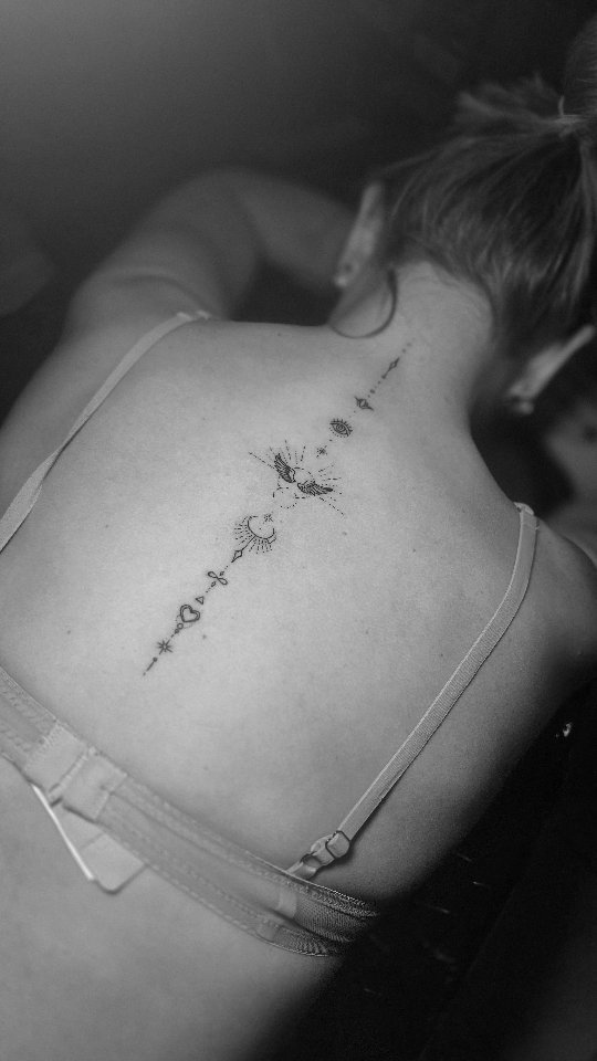 SPINE FINELINE
Loved this little half spine fineline tattoo!
Stand out subtly
📍Bury St Edmunds, Suffolk
#fineline #finelinetattoo #finelineartist #tattoo #tattoostudio #tattooartist #girlstattoo #womenstattoo #girlytattoo #feminetattoo