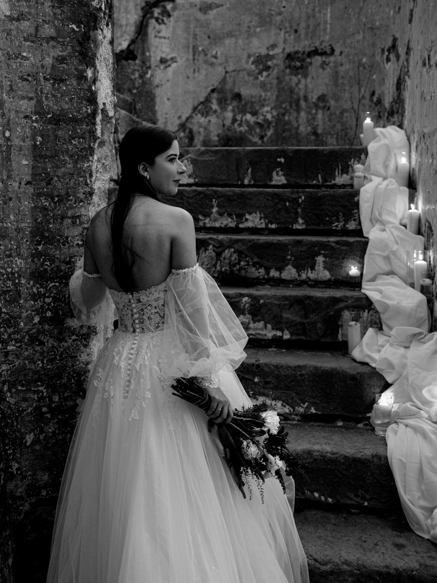 Ana & Andrés ♥️
.
Planning. @tdweddings.events
Flowers. @mimosa_blossom_florista
Photo. @picartwed
.
.
.
#weddingphotographer #castillodeladuquesa #weddingcostadelsol #weddingmalaga #postwedding #bodasmalaga #picartwed