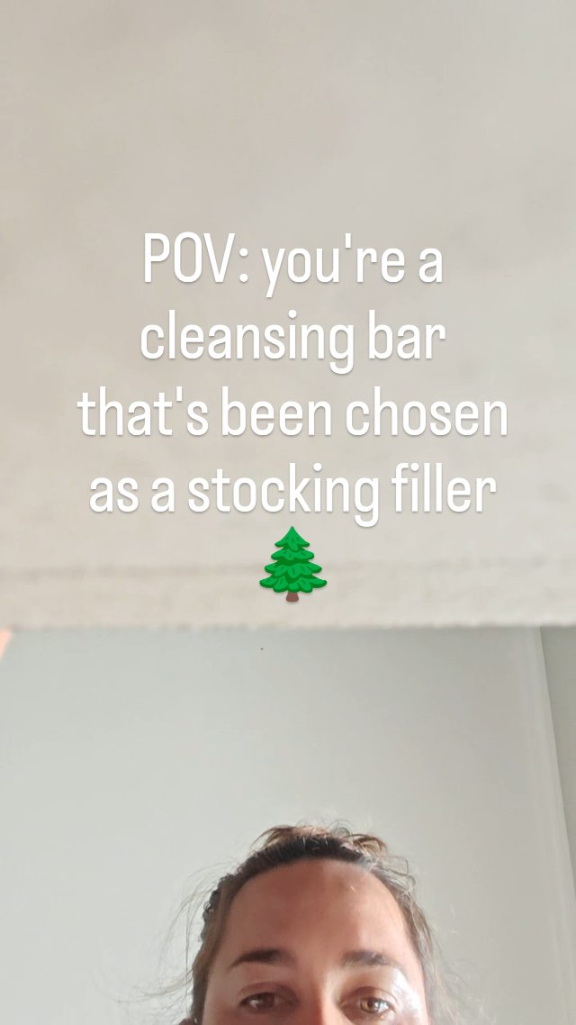 POV: You’re the soap everyone hopes ends up in their stocking. 😉🎁
Handmade in small batches, sustainably sourced, and wrapped with low-waste packaging, because thoughtful gifts feel better (and smell better), too. 🌿✨