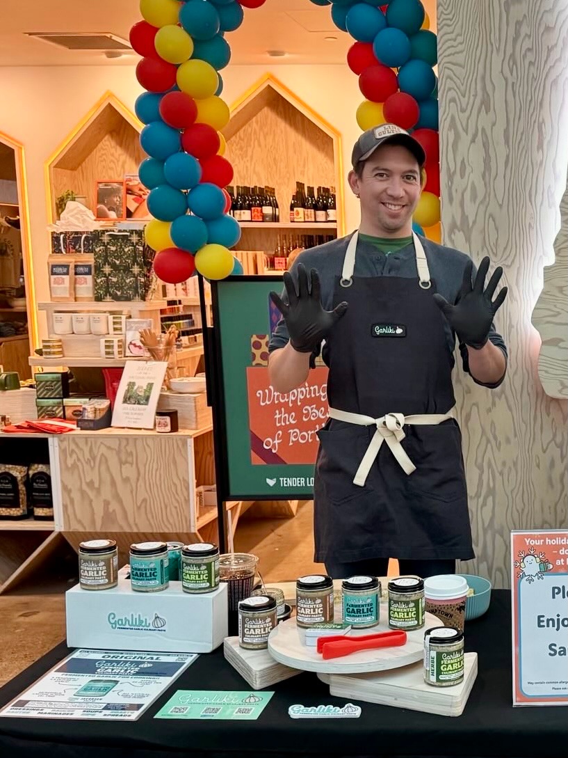 Did you know that we are at the Portland Airport?!
Well, WE aren’t usually there in person, but we got to share samples at @tenderlovingempire today. If you’re looking for a great gift to bring to your next travel destination (or want to ensure there are quality cooking ingredients), snag some Garliki fermented garlic paste from Tender Loving Empire.