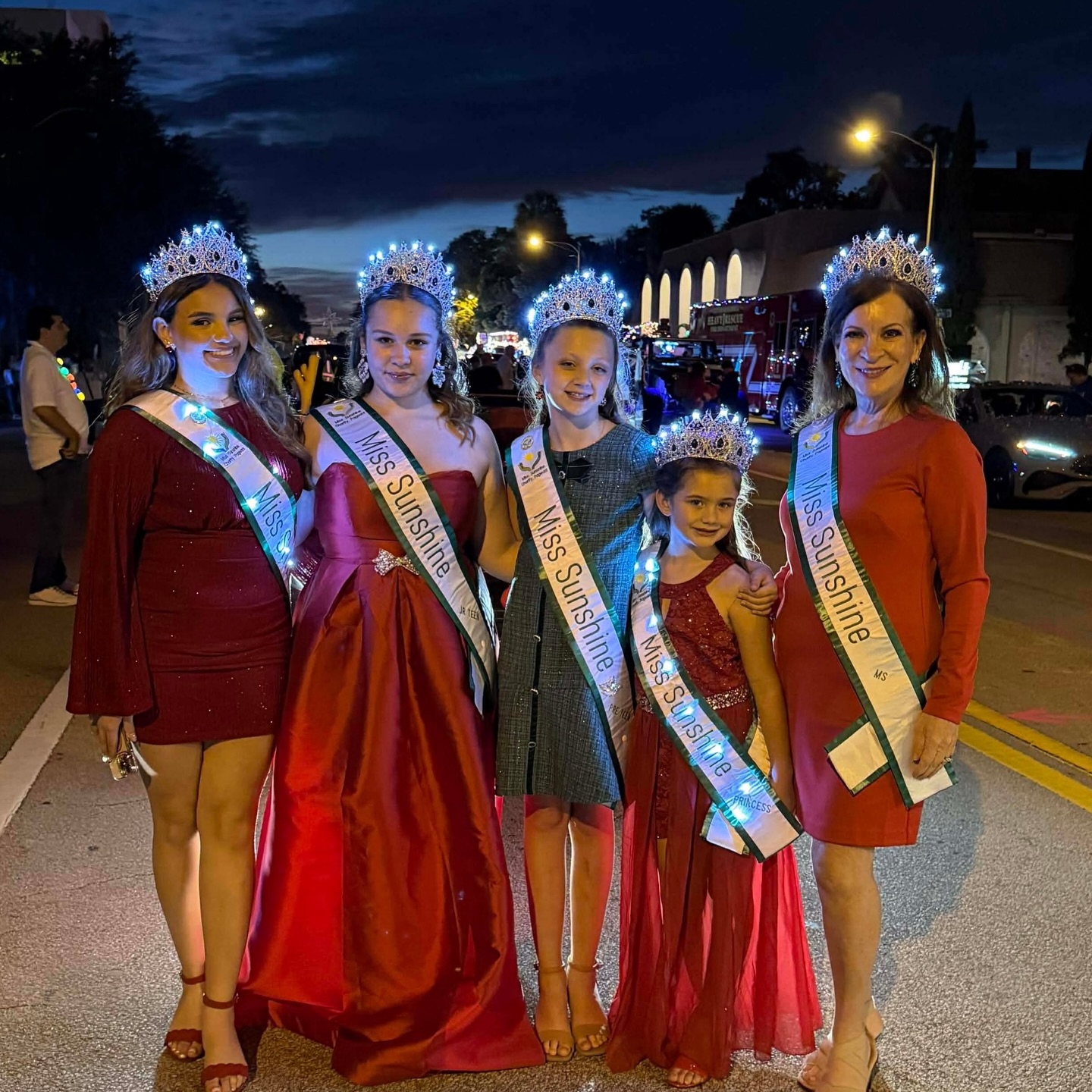Saturday evening, our Miss Sunshine Charity Pageant royalty had the honor of being featured in the City of Kissimmee Festival of Lights Parade, spreading holiday cheer and sunshine throughout the community. 🎄💫
One of the highlights of the night was meeting the Mayor of Kissimmee, Miss Jackie Espinosa—a special moment celebrating leadership, service, and community spirit.
From a day full of gratitude and giving to an evening filled with lights, joy, and celebration, our queens truly shined. So proud of their hearts for service and the joy they bring wherever they go! 💛👑
#MissSunshineCharityPageant
#MissSunshineRoyalty
#FestivalOfLights
#CityOfKissimmee
#KissimmeeParade
#HolidayMagic
#CommunityService
#QueensWithAHeart
#ShiningForService
#HolidayJoy
#MakingSpiritsBright