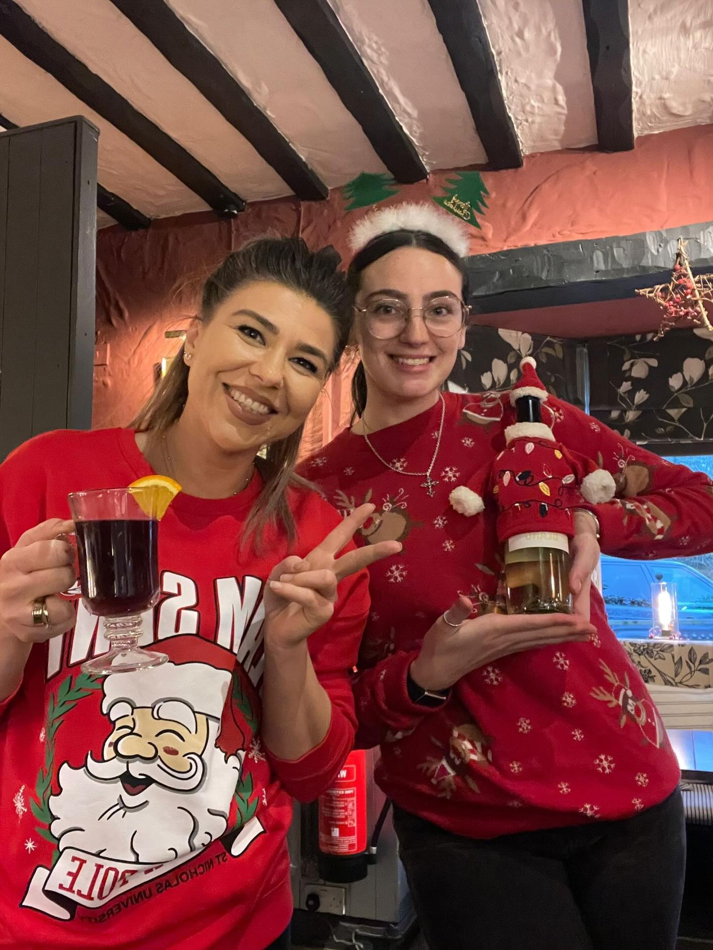 Happy Christmas Jumper Day everyone!! 🎄🎅
We’re well and truly getting in the Christmas spirit… don’t forget to stop by to see all of our new Christmas decor, and enjoy a hot hearty ‘Moled’ wine on your way through🍷
#christmas #christmasjumpers #grumpymole #thegrumpymole