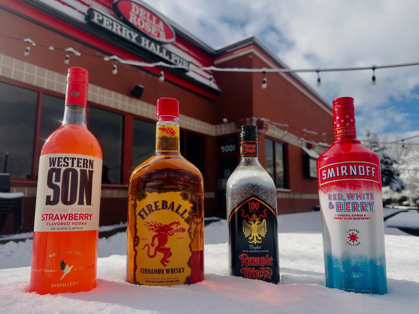 Don’t worry Tiff cleared the walkways and chilled the booze!! Come have a snow day at Dellas ❄️
Ravens at 1… Party ALL DAY 😈
🍻 $16 Dom. Buckets
🍺 $20 Premium Buckets
🏄♀️ $25 Surfside / High Noon Buckets
💣 $6 Bombs
#ravensnation #snowday #bomboclock #nflgameday #dellaroses #caw