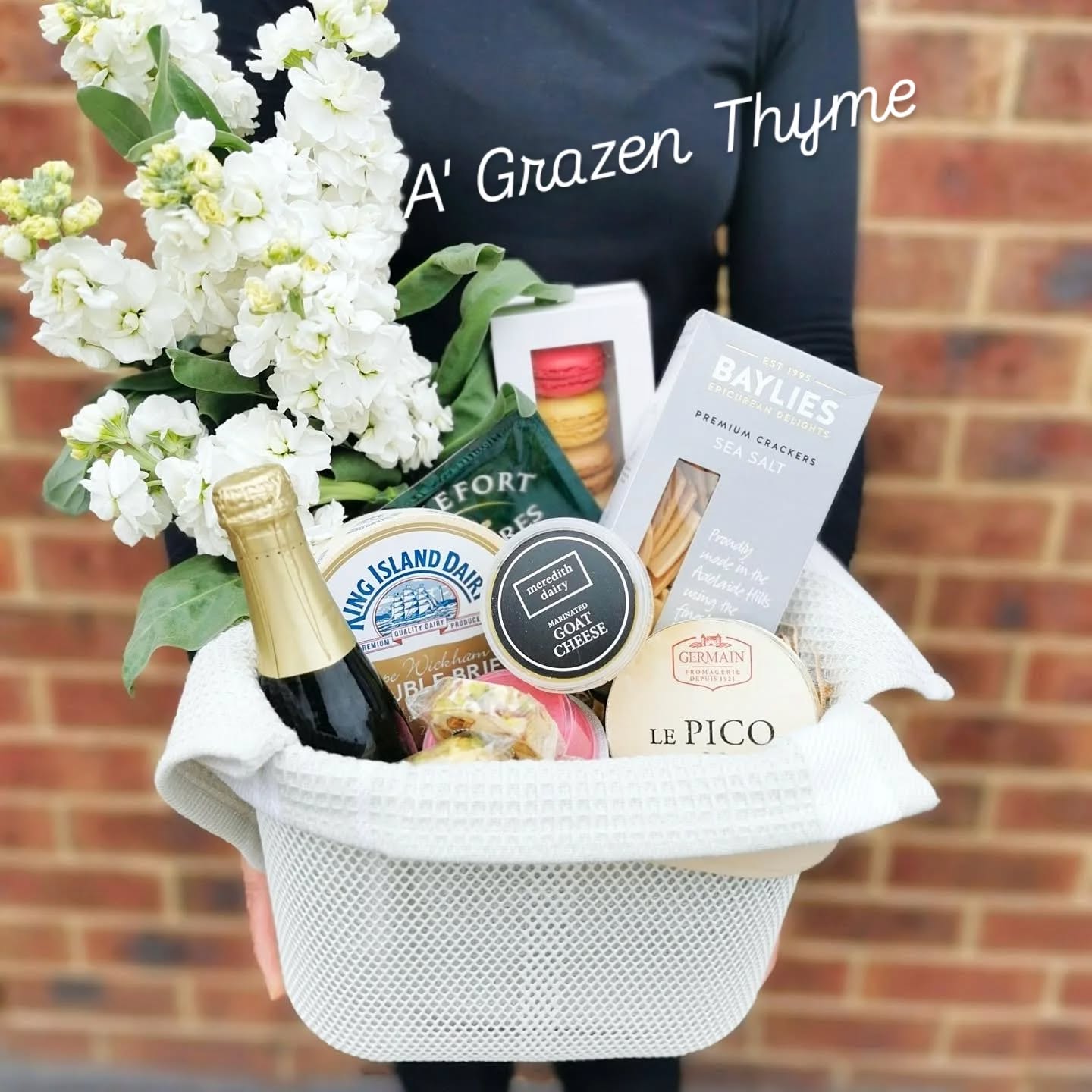 Because the best gifts are meant to be shared.
#hampers
#ediblegifting
#grazingtablesandcheeseboards