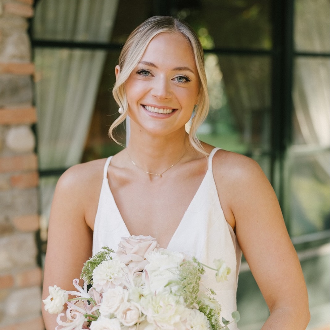 Wp. @missopim Ph. @stefanocasati #giuliapapke #naturalglam #bridal #bridalmakeupandhair #bridalmakeup #destinationwedding #weddinginitaly #dolcevita #beyourbest #weddingphotoinspiration #weddingintuscany
