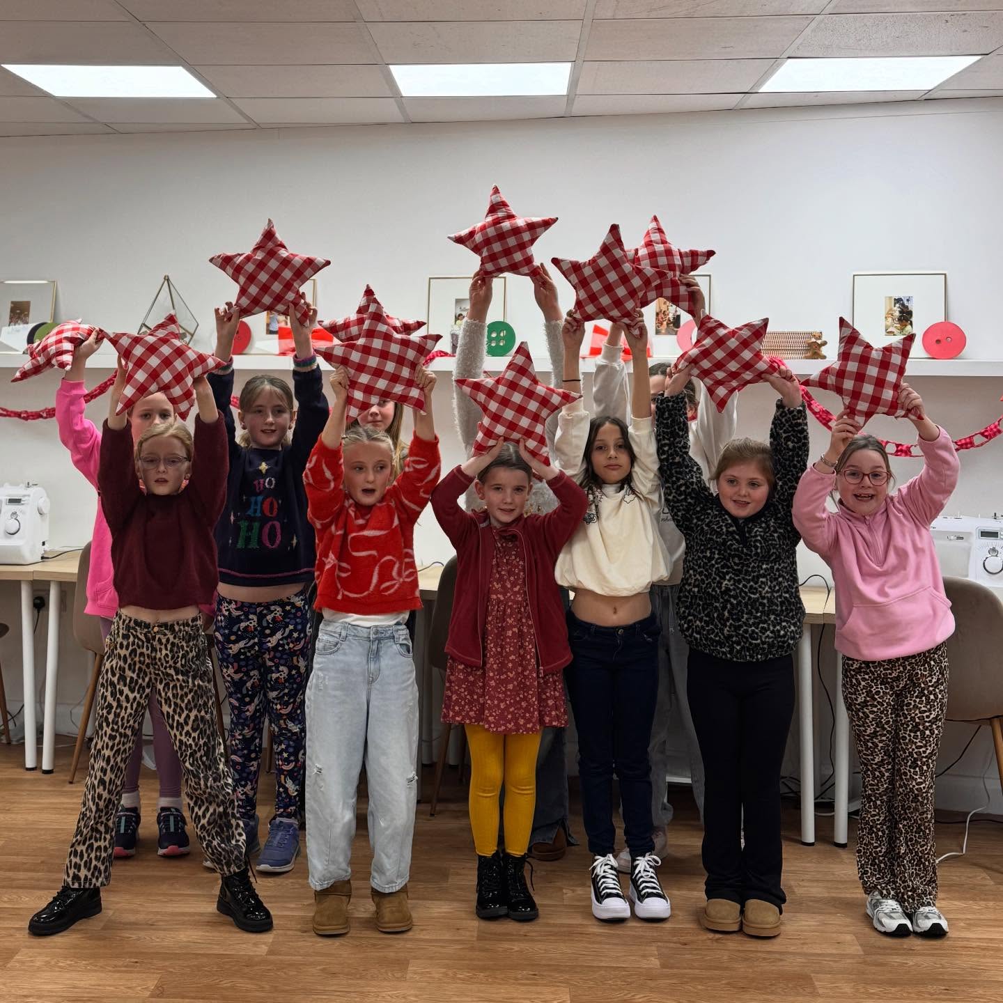 Star of the show - Happy birthday Lily! 🎉
We loved helping you celebrate your 9th birthday with all your friends! Seeing you all light up when sewing your star cushions is everything! 🌟
Thank you for trusting us to bring the fun, creativity & sparkle to your 9th birthday party! Wishing you another year of happiness and fun, see you again soon xx
- - -
#sewreadyparties #happybirthday #lovesewing #makeandcreate sewingparty