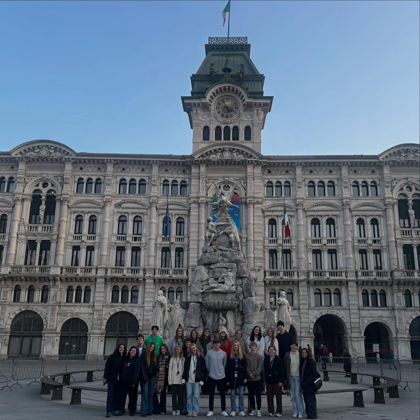 Back in November we took a Social Justice trip to Trieste!💜
Trieste is considered a border city, by being located in the north-east of Italy, very close to Slovenia and Croatia, and it’s always been one of Italy’s main cultural melting pots. There we had the chance to experience another side of the complex Italian culture, learning about stratisfied history and current issues of migration. In addition, we were exposed to key “revolutions” in the realm of mental health; indeed we visited Parco San Giovanni, where a former psychiatric hospital was situated, and learned about its incredible evolution and current purposes, thanks to La Collina cooperative and some of its projects, as a community radio @radio_fragola and social restaurants as @ilpostodellefragolets . We also spent an intense morning visiting the Risiera of San Sabba, recognized as the only extermination camp located in Italy back to World War II. And finally, got the chance to witness, support and gain awareness around the humanitarian conditions affecting hundreds of migrants from the Balkan route, who every night gather by the main train station to meet human beings, receive primary goods and health assistance from the association @lineadombra_odv and volunteers from all over the world.
Overall, it was a very emotional and deep trip, which half way through this study abroad program allowed us to bring in our own experiences collected up to that point. It also helped us to gain new perspectives that deepened our knowledge around Italy and Social Justice core issues.💜