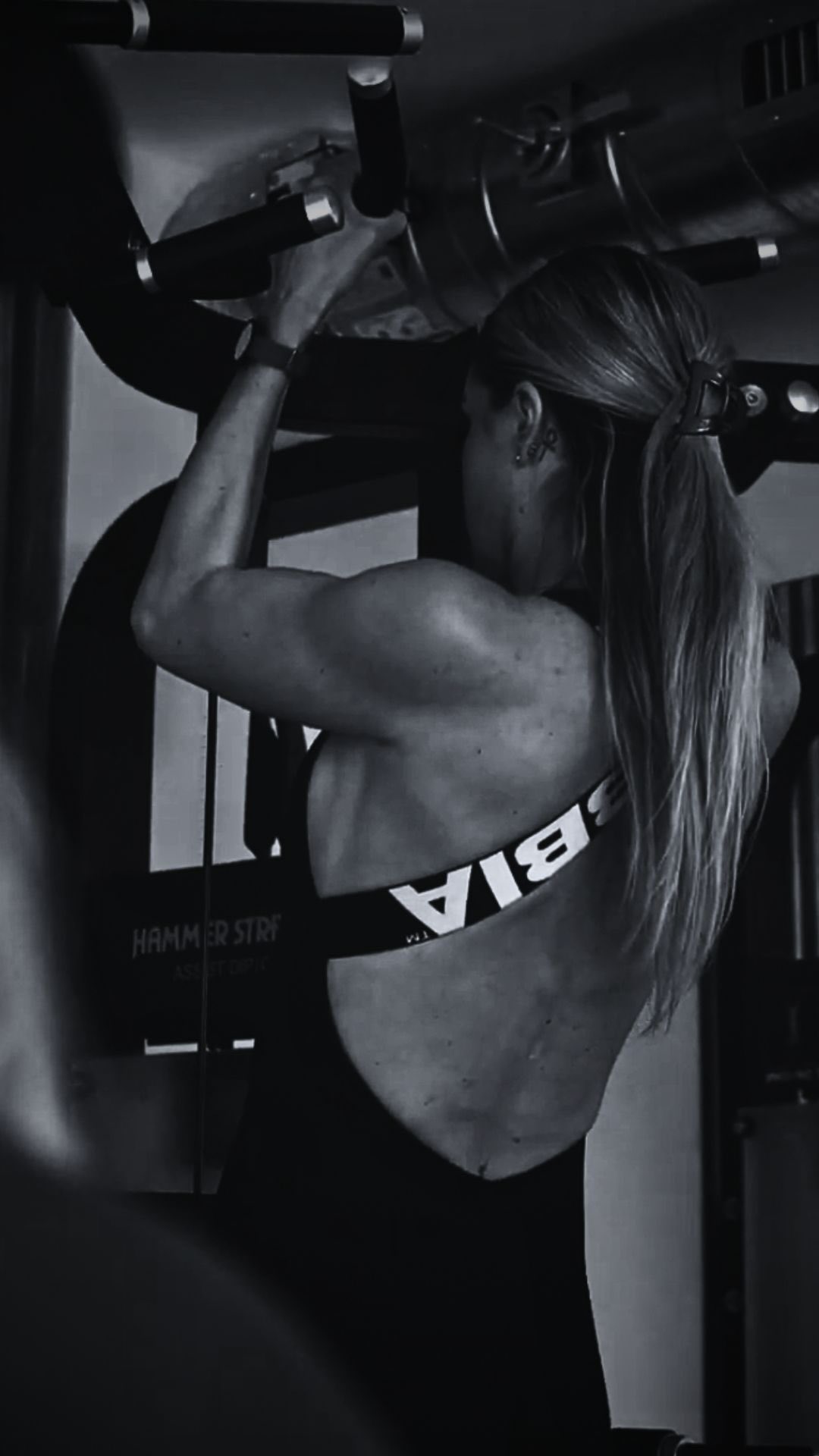 U nás nejde jen o cvičení – jde o vztah. Úspěšná spolupráce mezi trenérem a klientem stojí na důvěře, komunikaci a respektu. Každý plán přizpůsobujeme na míru tak, aby odpovídal tvým cílům a možnostem. Společně tvoříme prostředí, kde se malé krůčky mění ve velké výsledky.