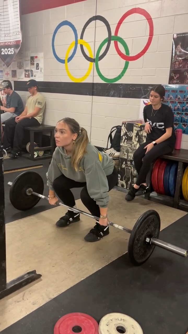 Way to give it your all these last few months and being part of our team @victoriaaa_rb ! Safe travels back to 🇩🇪 !
#usaweightlifting #cleanandjerk #youthweightlifting #snatch #afterschoolprogram #heavyathletics #olympicweightlifting