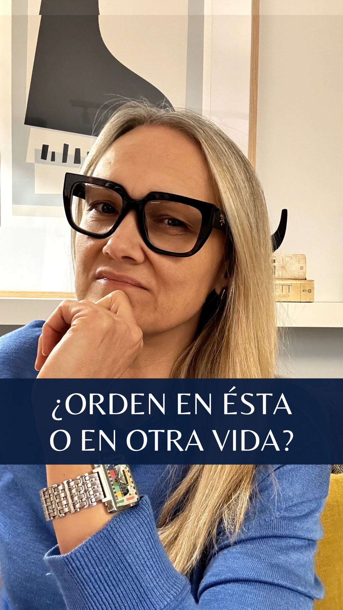 Si vives rodeada de desorden y acumulación de objetos en casa y esto te produce estrés, desgaste, cierto punto de vergüenza….😞
Te invito a que pares un momento🤔.
Imagina✨ .
Imagina que hoy pasas una hora a solas contigo misma✨. Sin ruidos, sin compañía, sin música de fondo, sin redes sociales, sin una lavadora que poner, objetos tirados que recoger, ni trabajo que atender.
Nada absolutamente nada que hacer, solo estar contigo misma por una hora🎯✨.
Imagina que te preguntas cómo te gustaría que fuese tu vida✨.
Imagina que te llega una respuesta con todo detalle y nitidez y la aceptas sin juicios, sin limitaciones, sin complejos✨.
Imagina que te visualizas viviendo en calma, en una casa despejada, ligera, luminosa, sentándote en calma a leer, o a realizar tu hobby o pasatiempo…, abriendo tu casa a momentos de risas con amigos y familia, sintiéndote identificada y orgullosa de tu casa, disfrutando de armonía en ella cada día...
¿Has conectado con la calma, con la felicidad? 🤔
¿Qué darías por lograrlo?🤔
Ahora,..., imagina que esto es posible conseguirlo🎯.
Que es posible dejar de mover cajas sin resultados, revisar ropa sin resultados, tirar objetos sin resultados🎯
En un plazo de tiempo acotado, con un paso a paso claro, en el que te implicas pero en el que no caminas sola y todo se hace más fácil🎯.
En el que el orden va tomando tu casa sin que haya la posibilidad de volver atrás🎯.
¿Te implicarías o lo dejarás pasar? 🤔
¿Realmente vas a hacer algo por conseguirlo?🤔
Te ofrezco ese acompañamiento✨ .
Puedes contactarme comentando con la palabra "CASA"🏡 en este contenido, o también puedes seguir solo imaginándotelo, pensándotelo, y no haciendo nada una semana más, un mes más, un año más…, esperando a estar más cómoda o a que las dudas hayan desaparecido.
Total, vidas hay tantas!! 🤯
#tresinteriores #LibérateDelDesorden #DesapegoConsciente #SoltarParaCrecer #AdiósAcumulación #VivirSinDesorden #PsicologíaDelOrden #CreenciasQueAtrasan #CambioDeMirada #BloqueosYDesorden #MenteOrdenadaVidaOrdenada #OrdenYBienestar #MujeresQueTransforman #ReinventaTuVida #AdiósAcumulación #ViviendoLigera #CrecimientoPersonalMujer