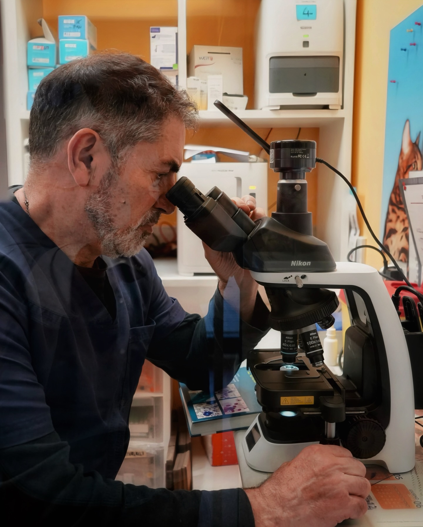 Arkadia è fatta di professionisti altamente qualificati, di competenze che si intrecciano e di un lavoro di squadra costruito su studio, esperienza e aggiornamento continuo 🩺🤝
Abbiamo scelto una medicina veterinaria moderna e consapevole, investendo in tecnologie diagnostiche avanzate e strumentazione di ultima generazione, perché crediamo che precisione e tempestività siano fondamentali per la salute dei nostri pazienti 🔬🧠
Arkadia Vet Clinic è questo:
un luogo dove la professionalità guida ogni scelta e la tecnologia diventa uno strumento al servizio del benessere animale ❤️
#arkadiavetclinic #teamarkadia #clinicaveterinaria #medicinaveterinaria #diagnosticaavanzata #tecnologiaveterinaria #veterinari #benessereanimale #cani #gatti 🐾