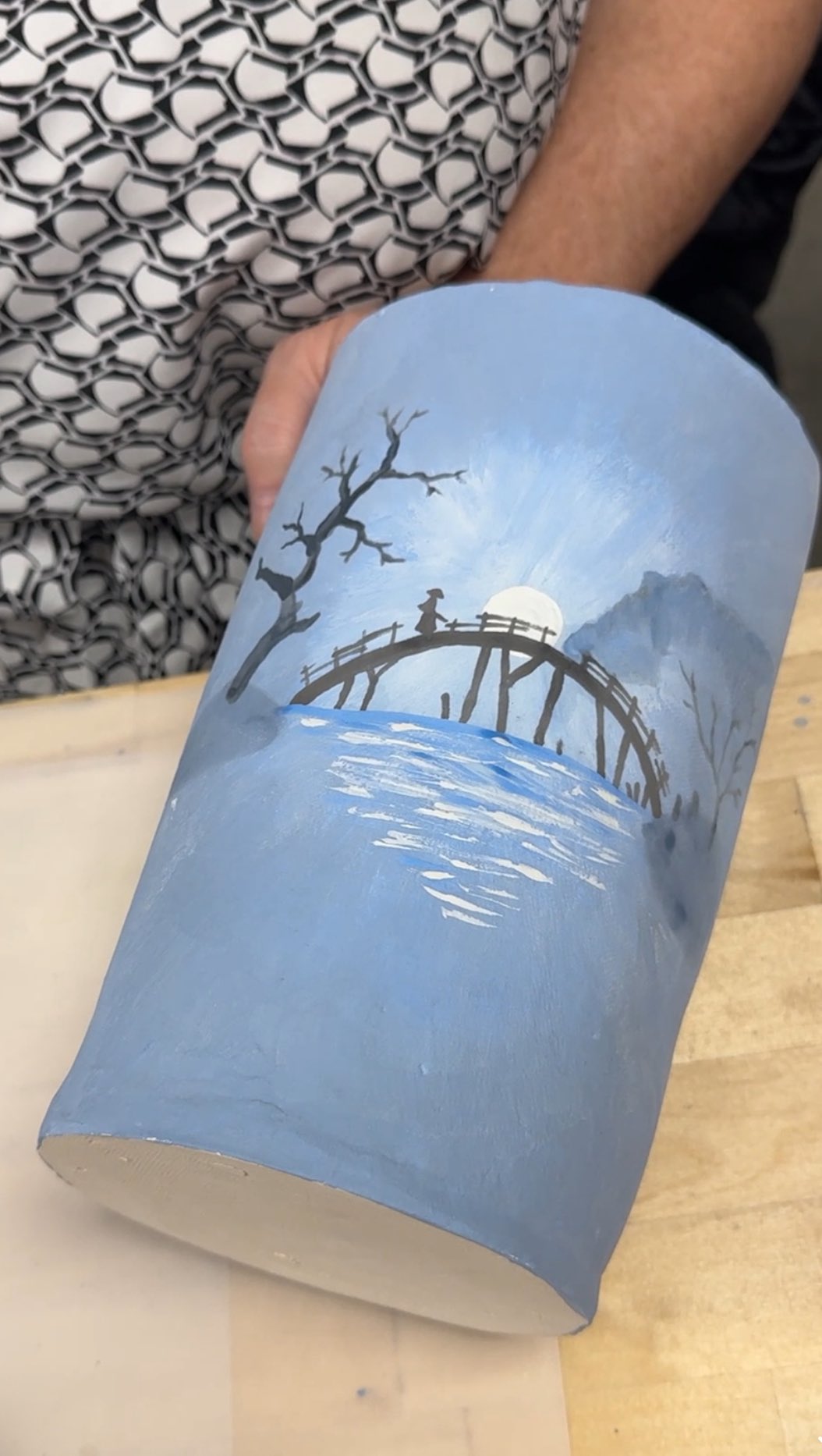 Glaze day in ceramic class!
Every one was working hard on glazing their pieces!
Now we wait 🫣
#ceramics #glaze #kilnstories