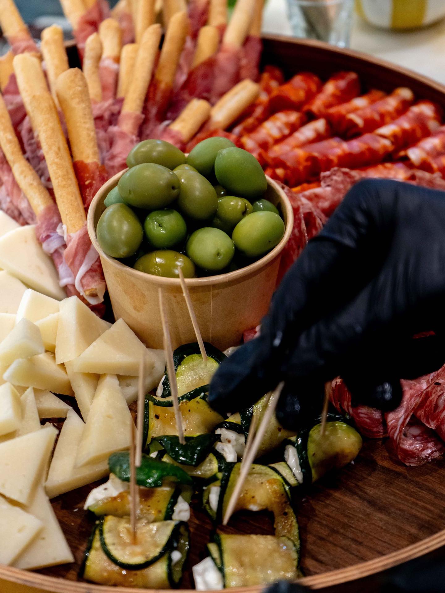 Holiday hosting just got a whole lot easier. Get your sharing platters sorted with us, loaded with all your Italian favourites and made fresh for your celebrations. 🎄✨
Pre-order now and let us take care of the feast
#kensalrisecommunity #festiveseason❤️ #foodforsharing