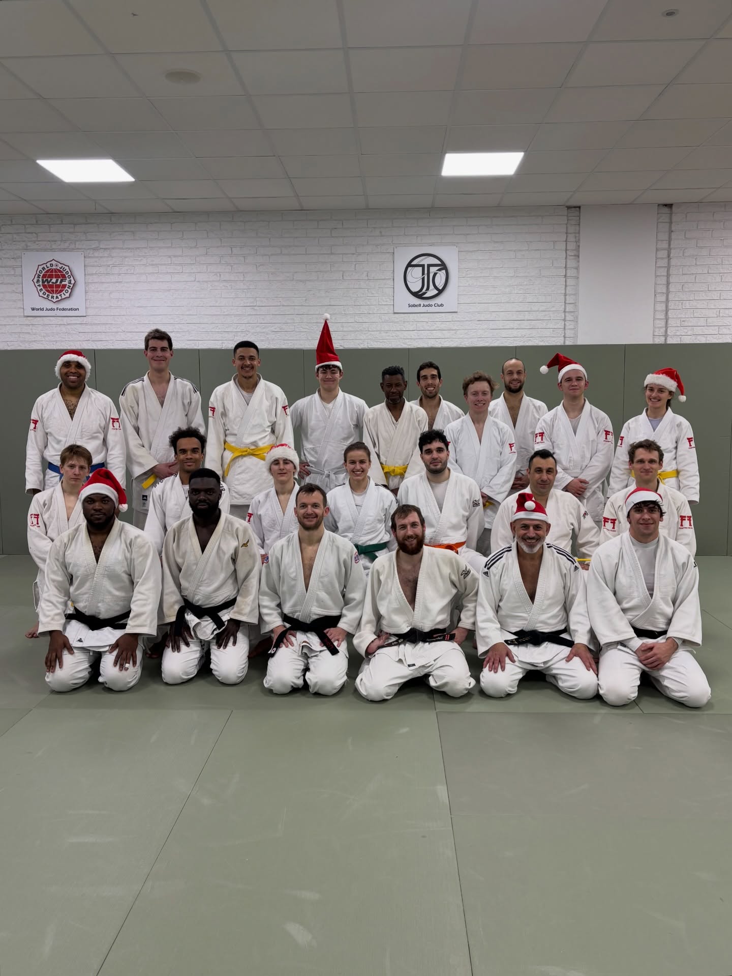 2025 ✅ Thank you to all who have supported us throughout this year! Time to enjoy some rest before a big 2026! See you all on January 7th 🎄